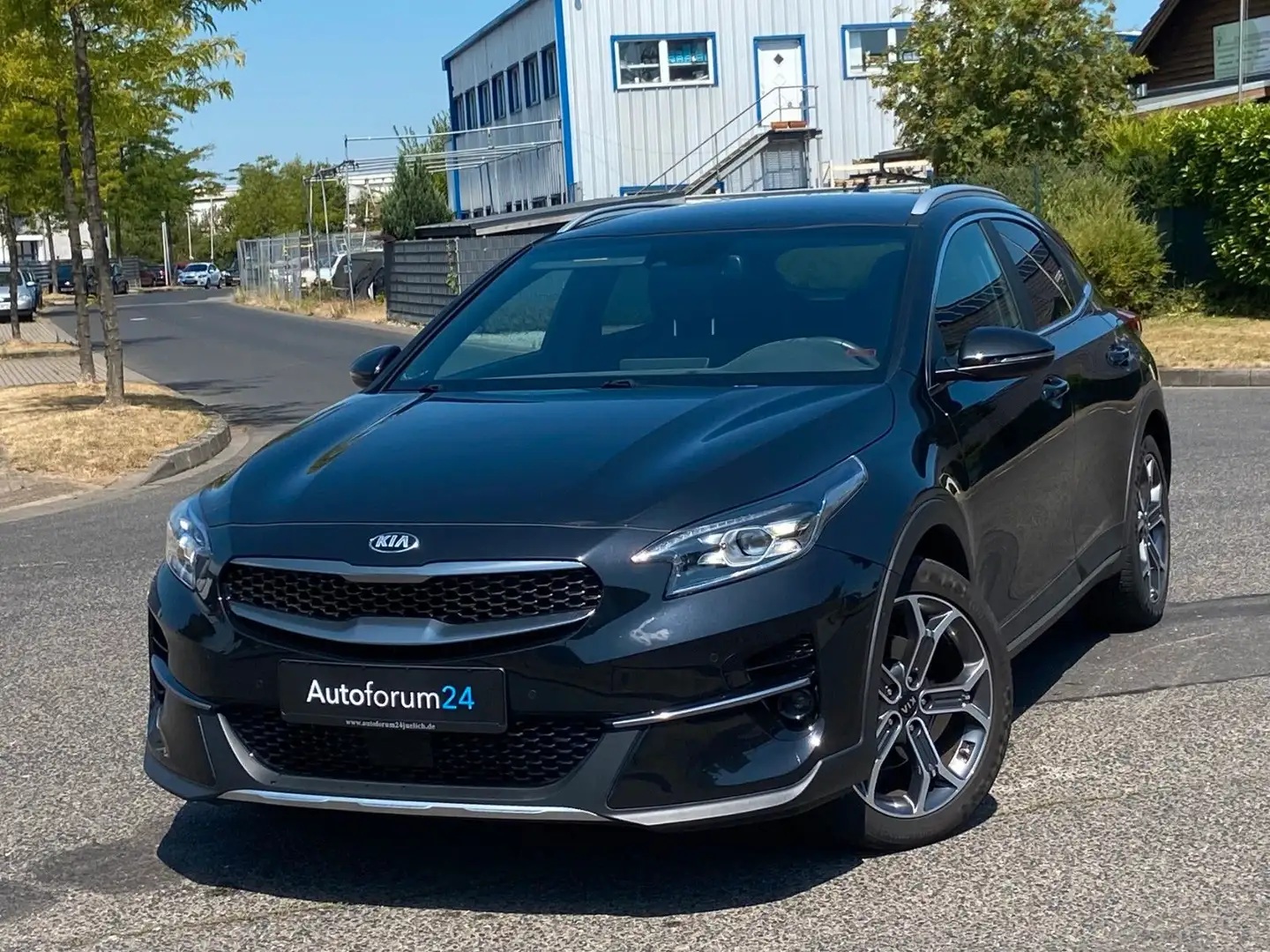 Kia XCeed Xdition*1.Hand*Autom.*Navi*RFK*JBL*CarPlay Schwarz - 1
