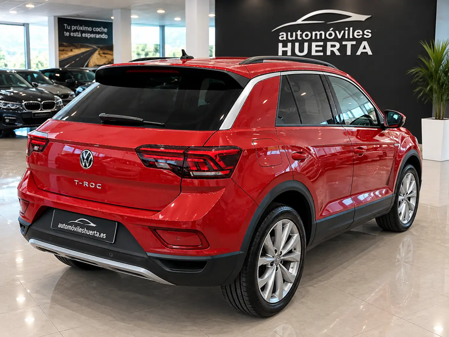 Volkswagen T-Roc 2.0TDI Life 85kW Rojo - 2