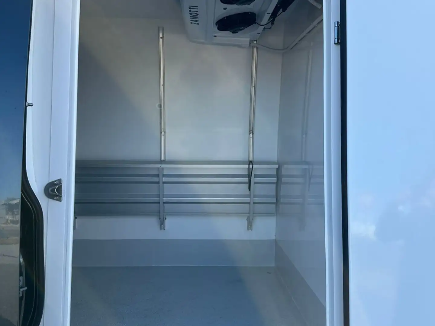 Iveco Daily fourgon 35s18 bva l4 frigo Gris - 2