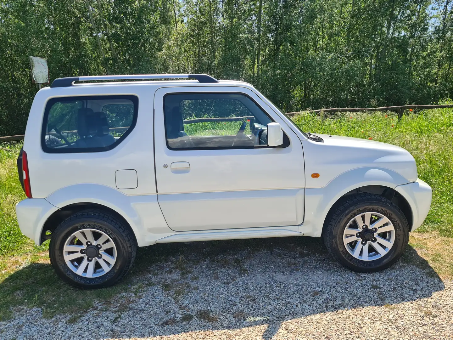 Suzuki Jimny plus - 2