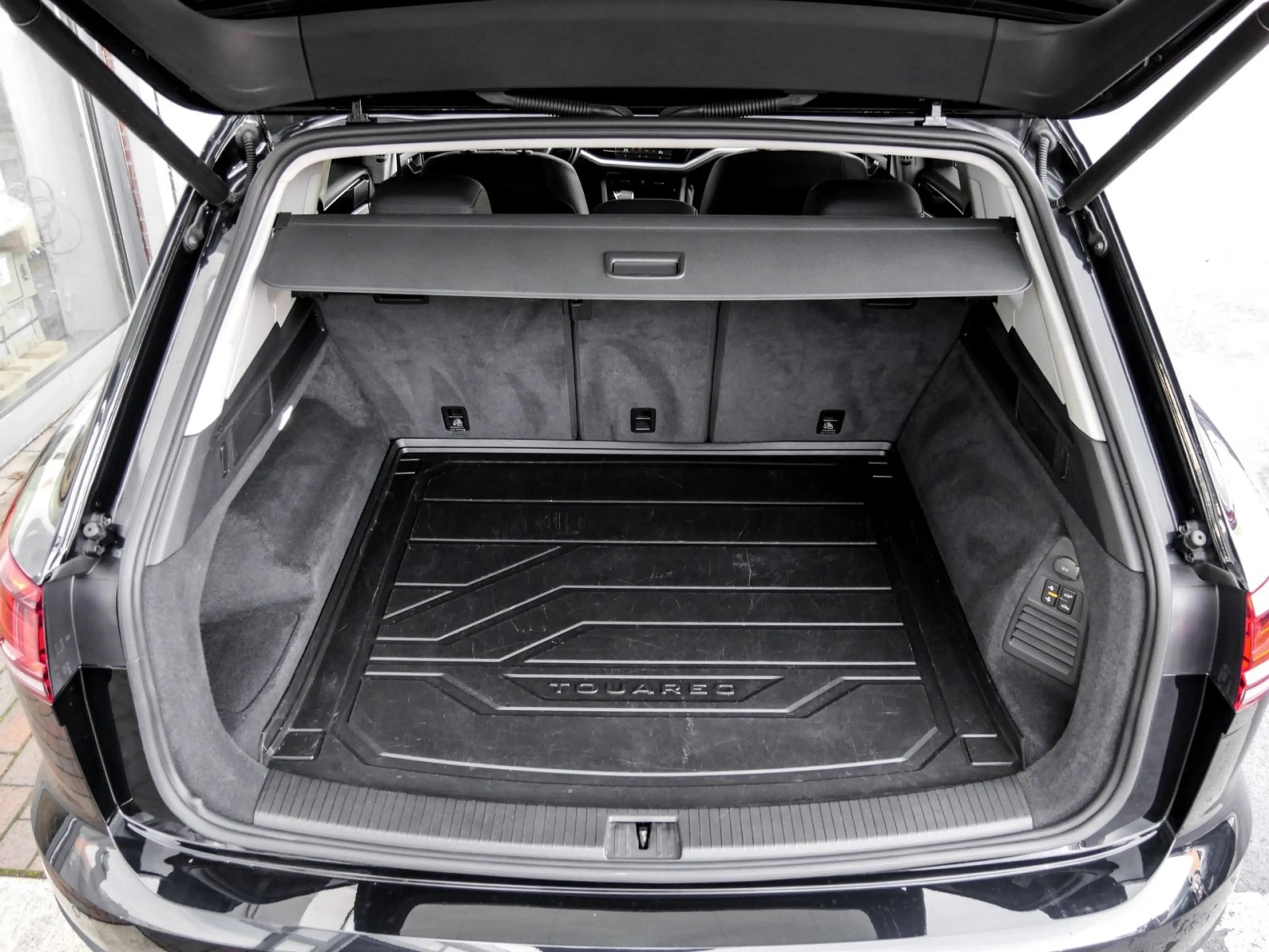 Volkswagen Touareg V6 TDI AHK Leder Luftf. Kamera Fahrass+ — photo 11
