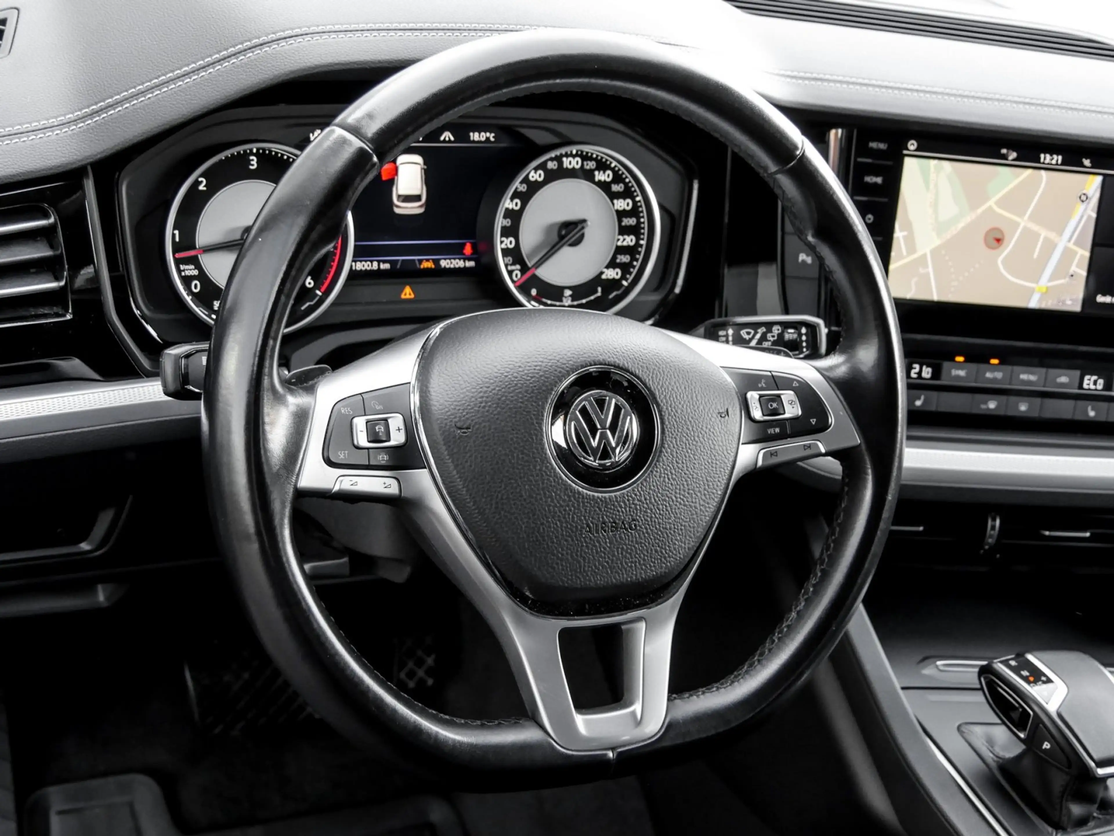 Volkswagen Touareg V6 TDI AHK Leder Luftf. Kamera Fahrass+ — photo 8