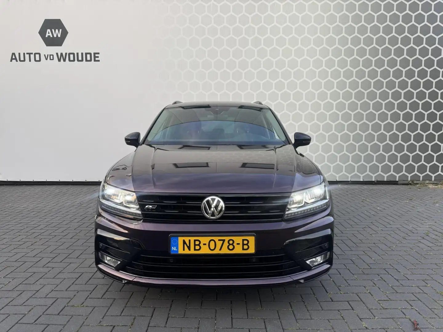Volkswagen Tiguan 1.4 TSI ACT Highline Pano Virtual DSG Negro - 2