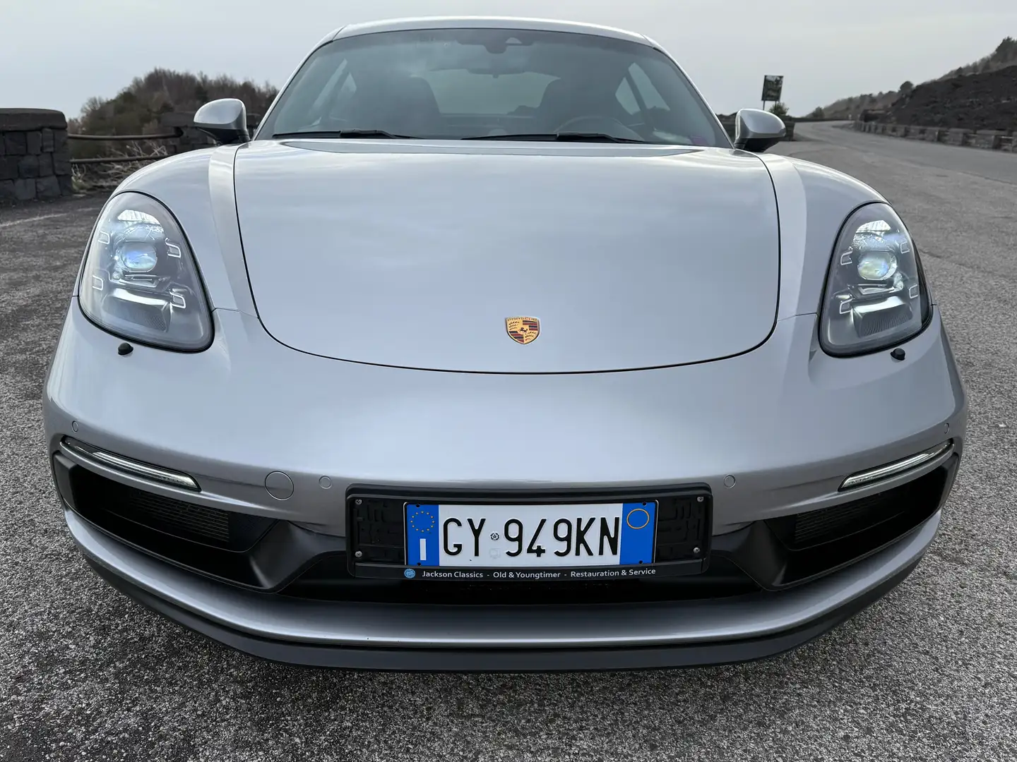 Porsche 718 GTS Stříbrná - 1