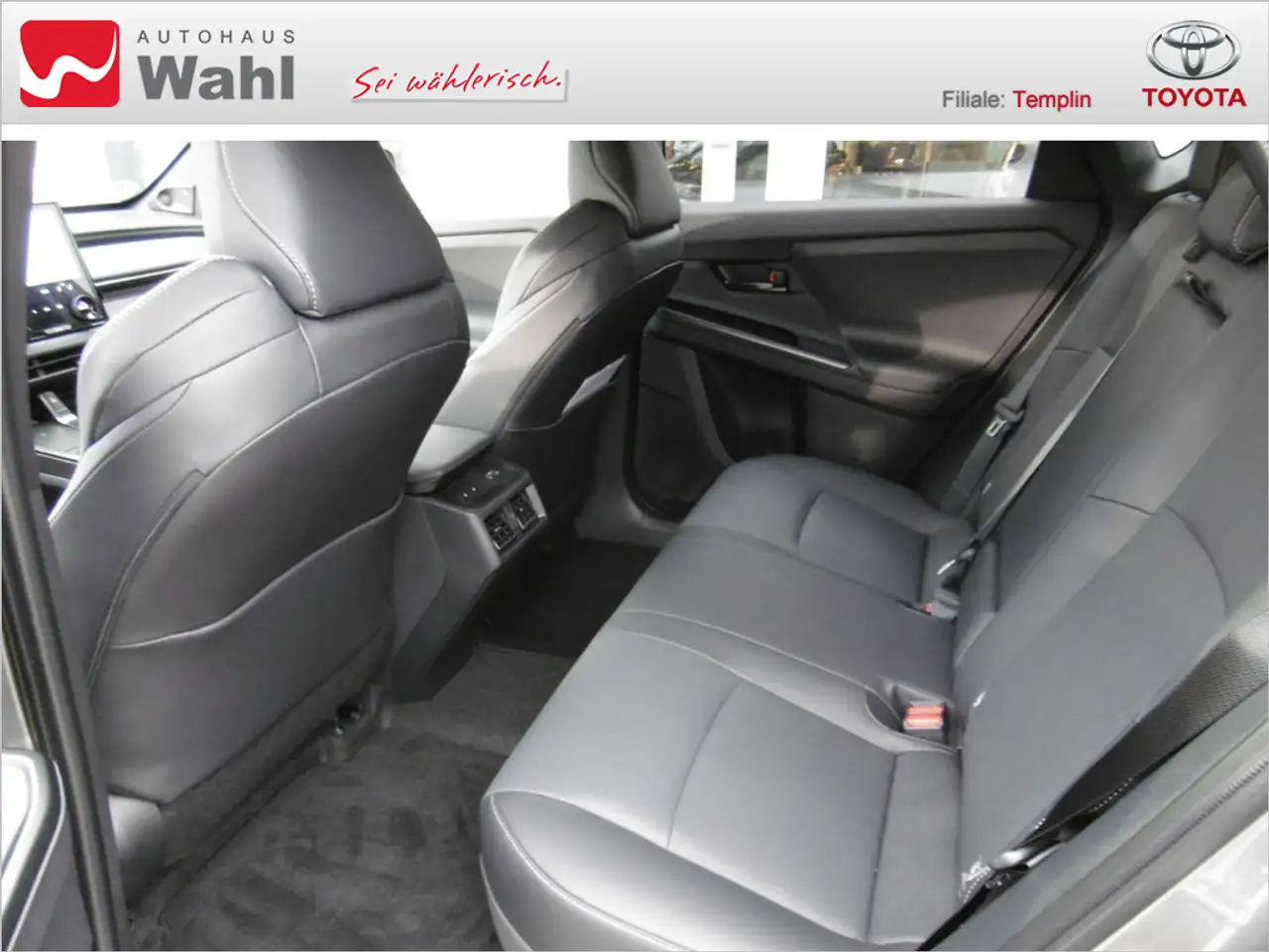 Toyota bZ4X AWD Lounge 16