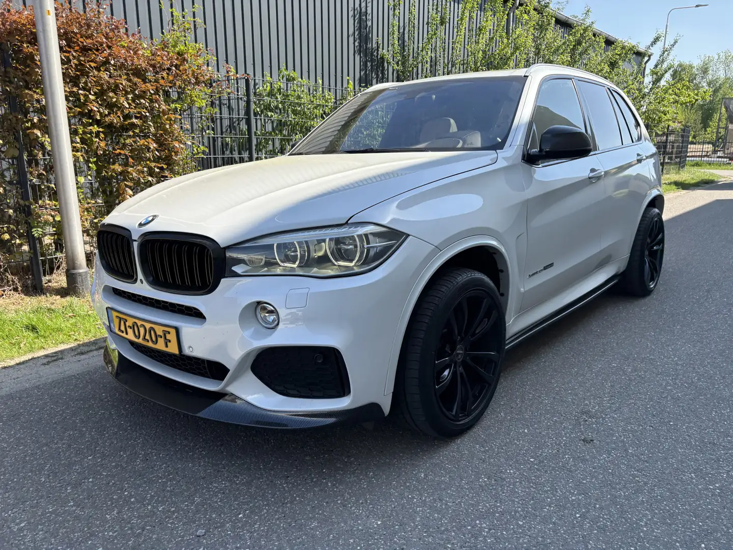 BMW X5 xDrive50i High Executive / M-PAKKET / AUTOMAAT / M Weiß - 1
