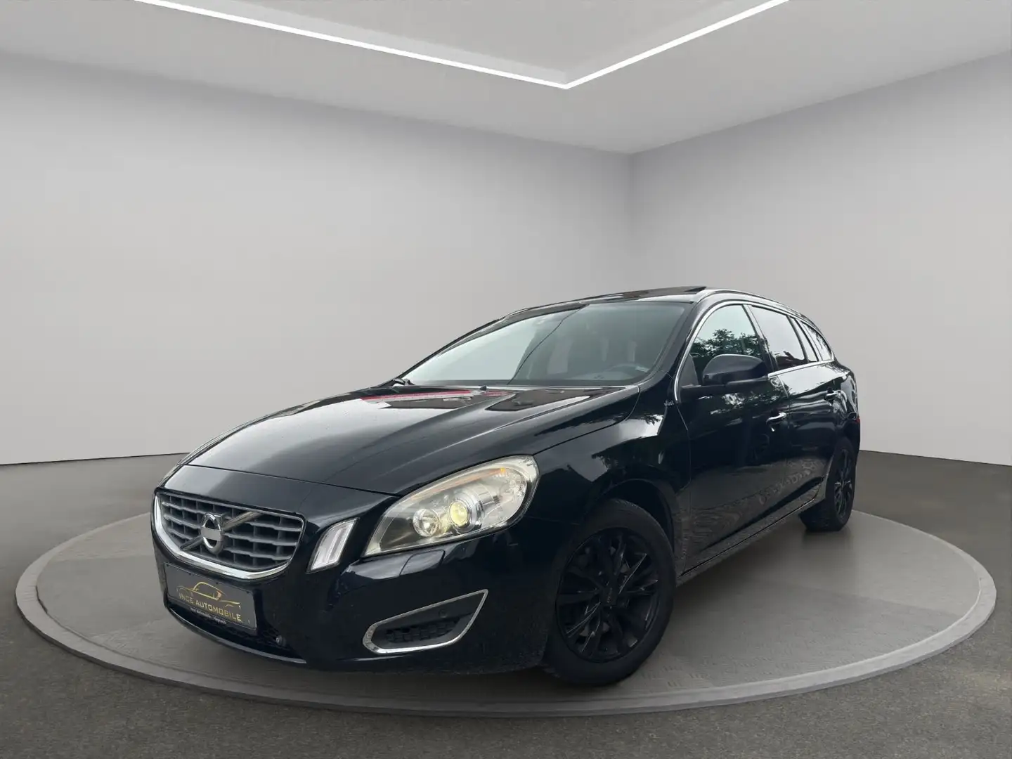 Volvo V60 Kombi Summum*Automatik*R-Kamera* Schwarz - 1