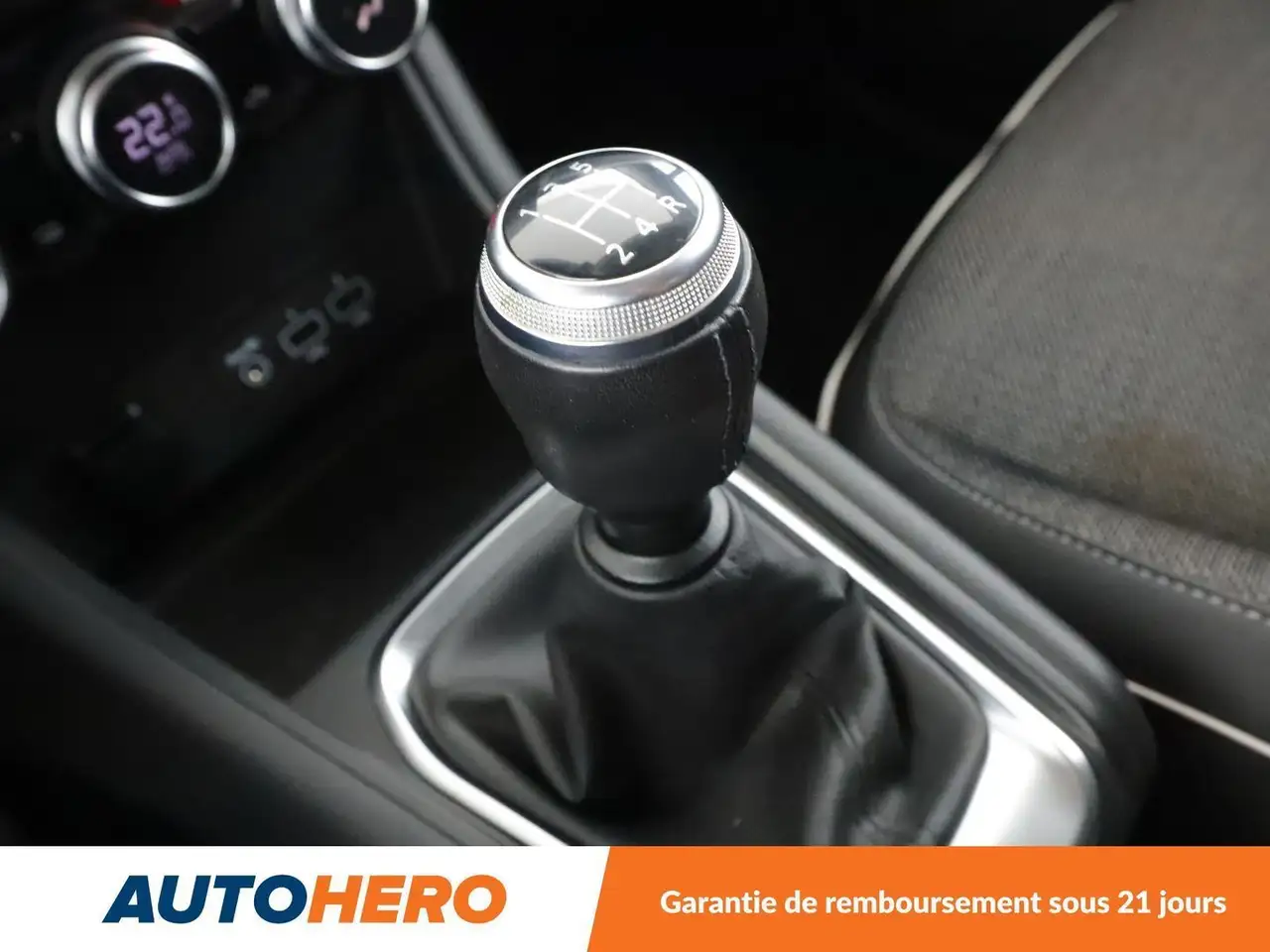 Renault Captur — photo 26