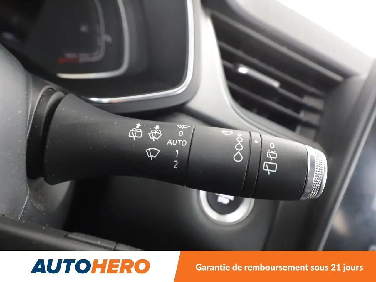 Renault Captur — photo 27