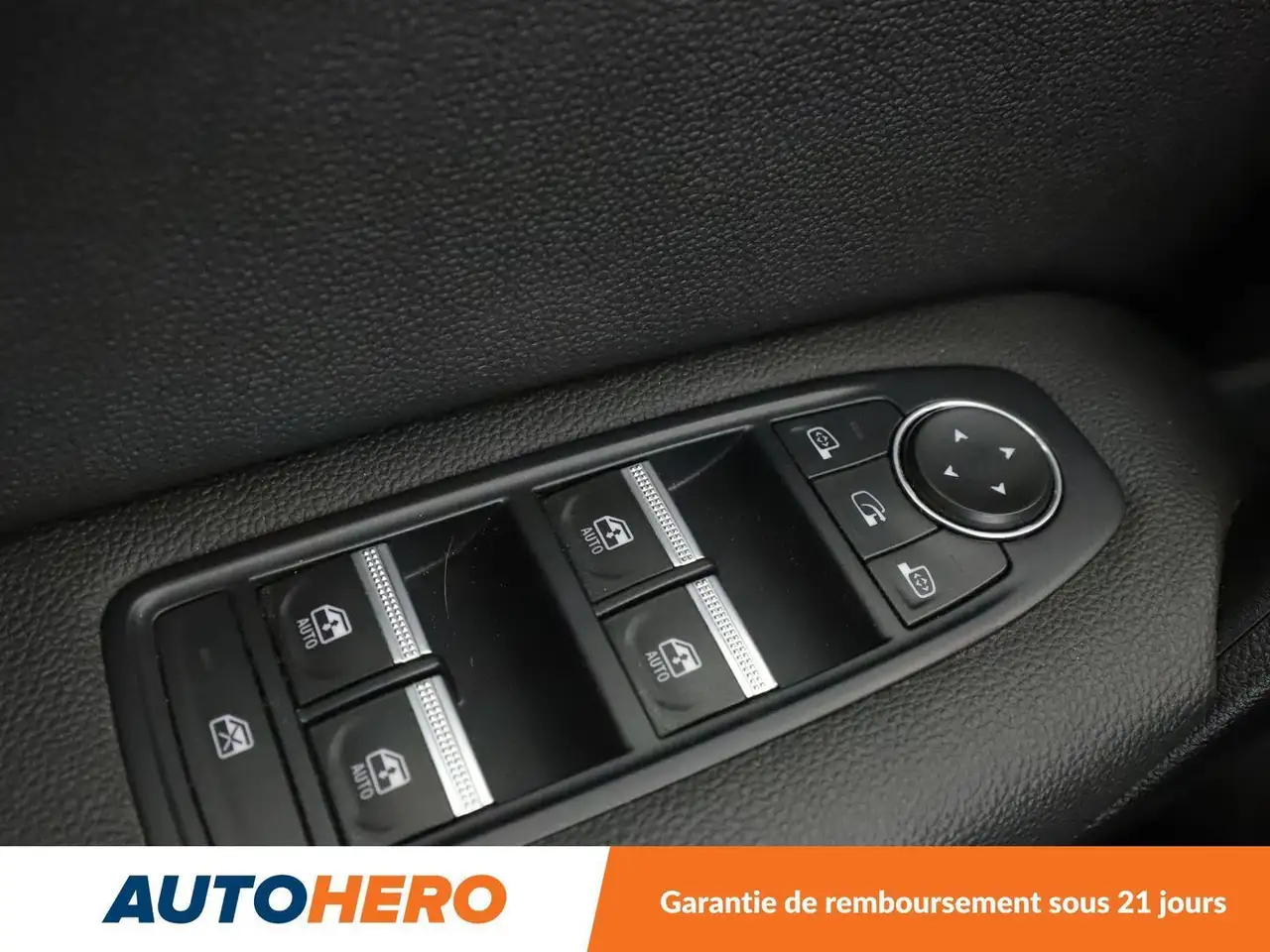 Renault Captur — photo 29