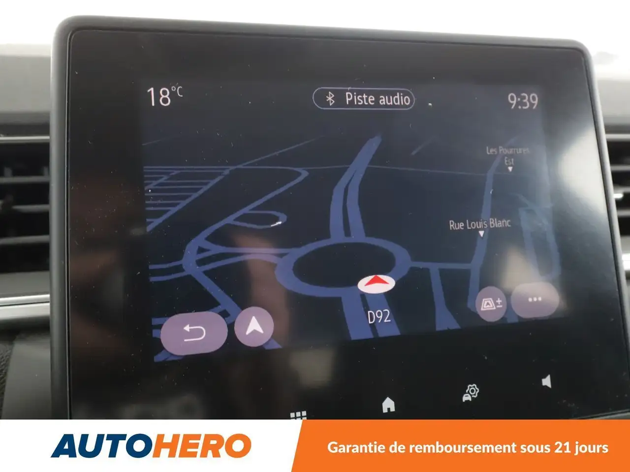 Renault Captur — photo 21