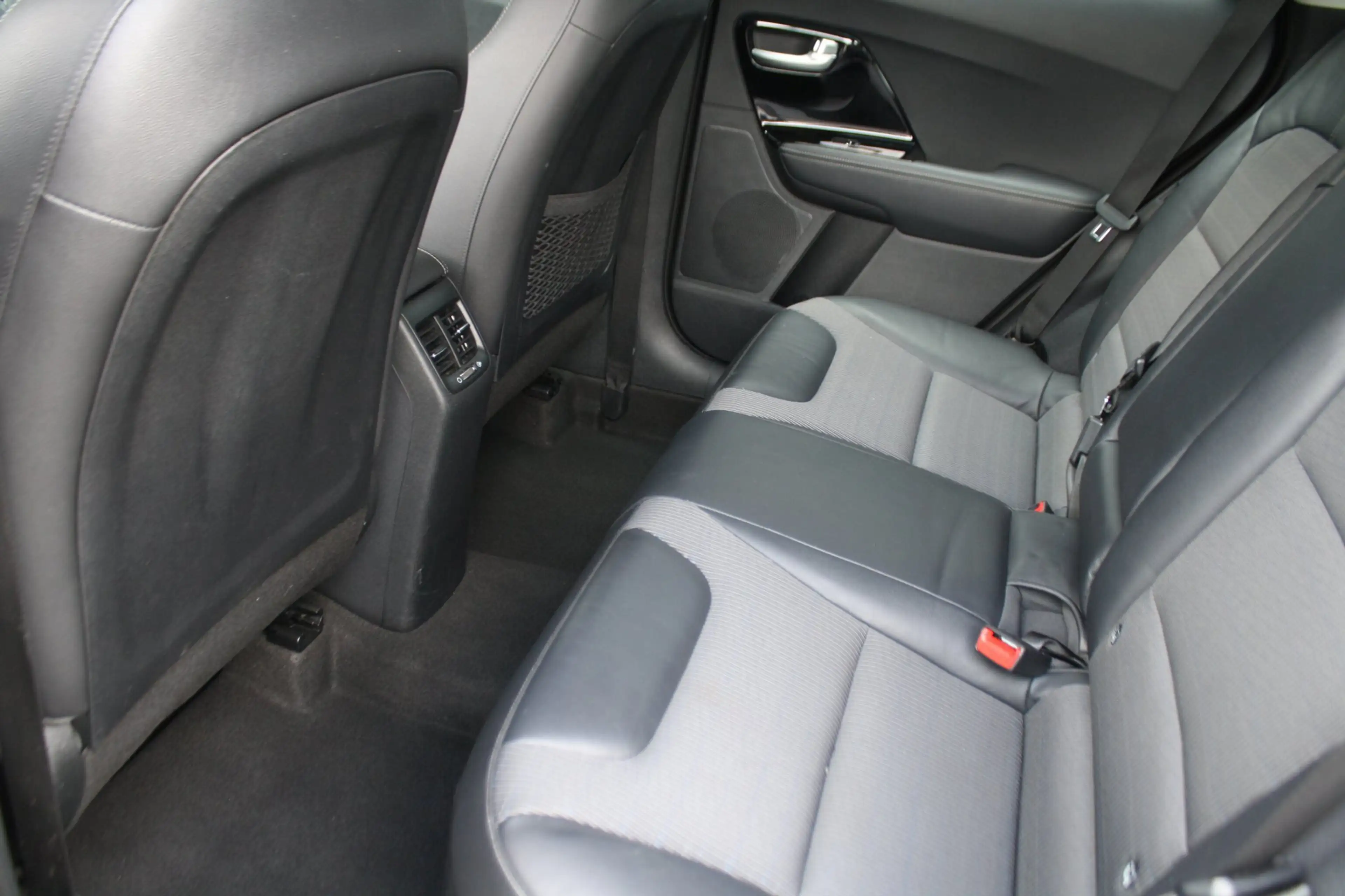 Kia Niro 1.6 GDi Hybrid First Edition - NAVIGATIE - CAMERA — photo 5