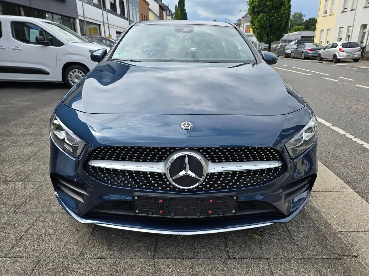 Mercedes-Benz A 200 AMG-Line AUTOMATIK +2 JAHRE GARANTIE+ Blau - 2