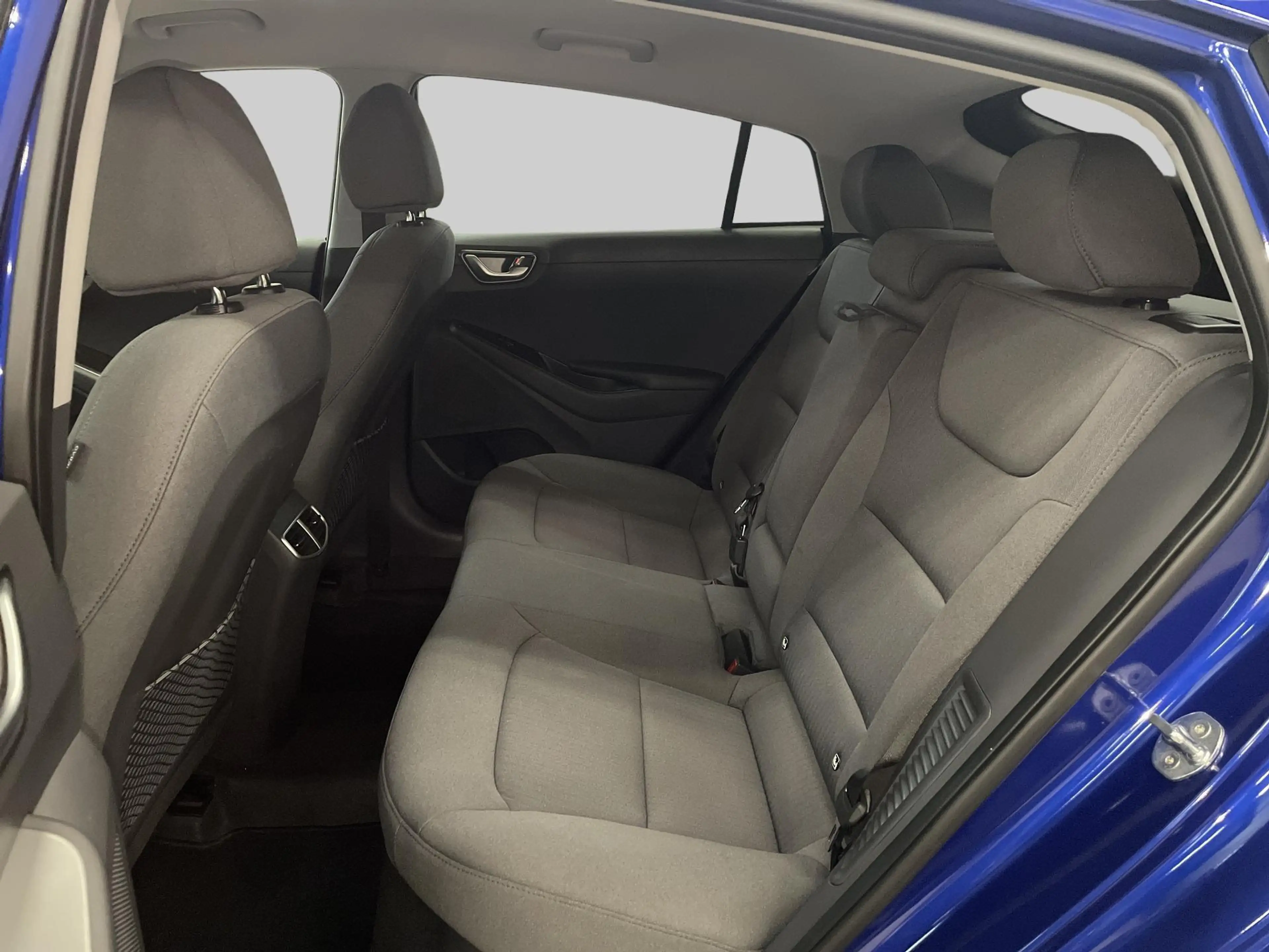 Hyundai IONIQ 1.6 GDi PHEV Comfort — photo 6