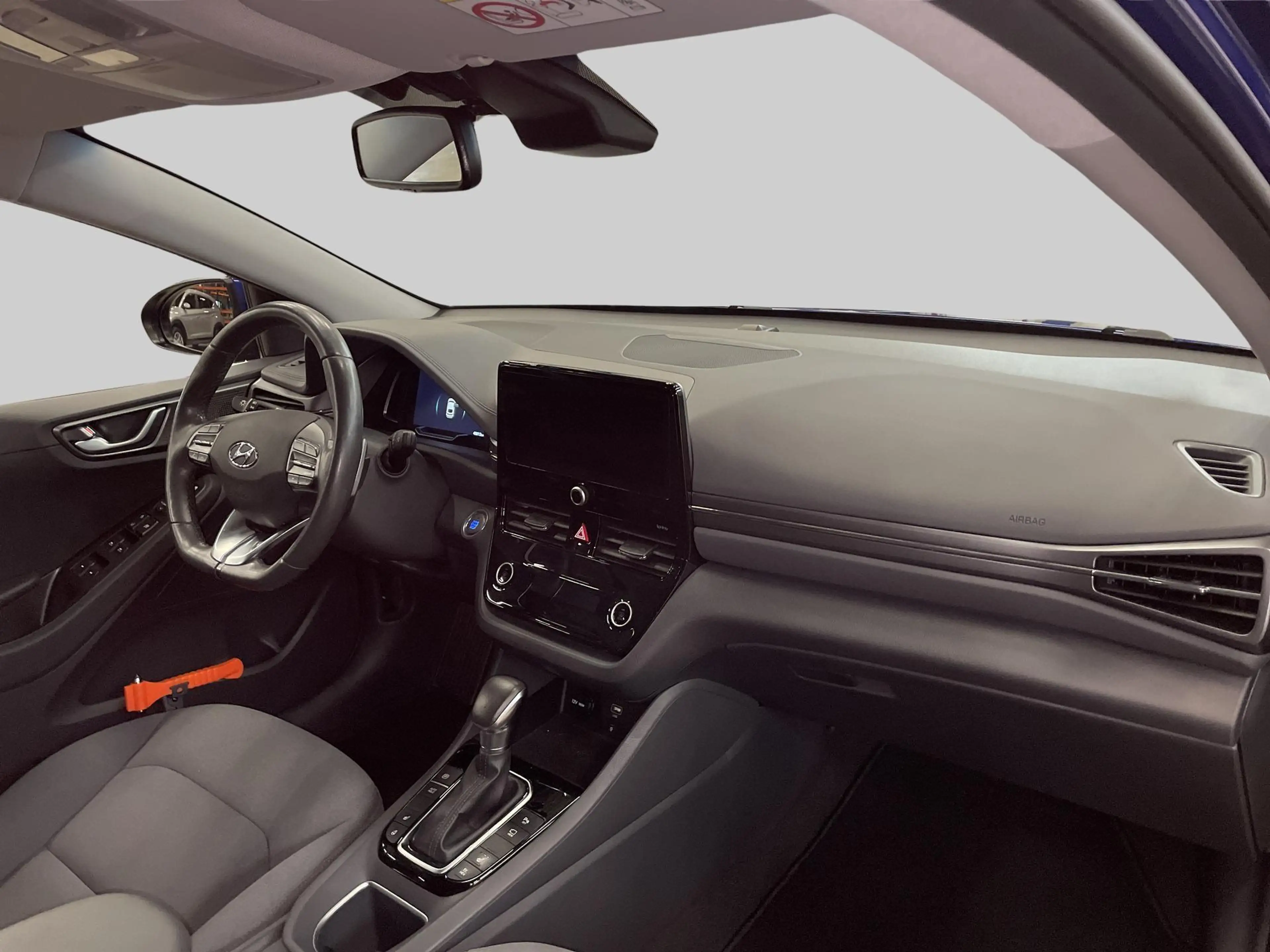 Hyundai IONIQ 1.6 GDi PHEV Comfort — photo 13