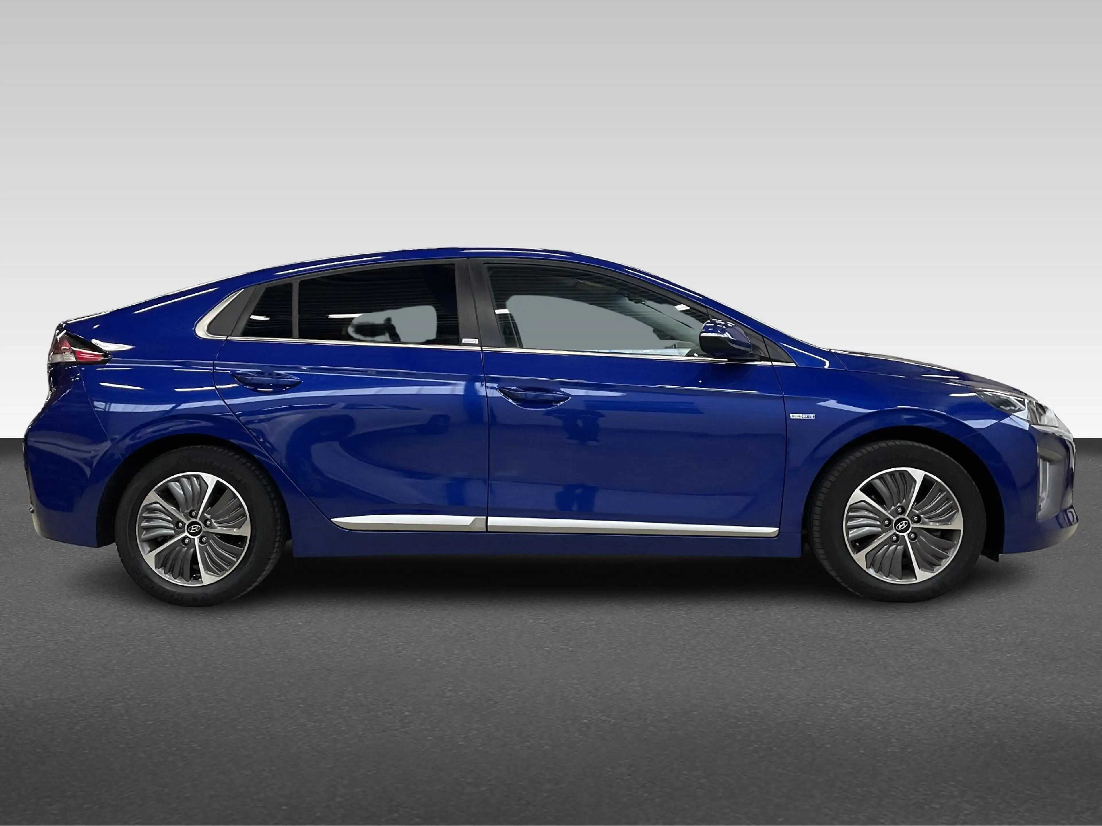 Hyundai IONIQ 1.6 GDi PHEV Comfort — photo 9
