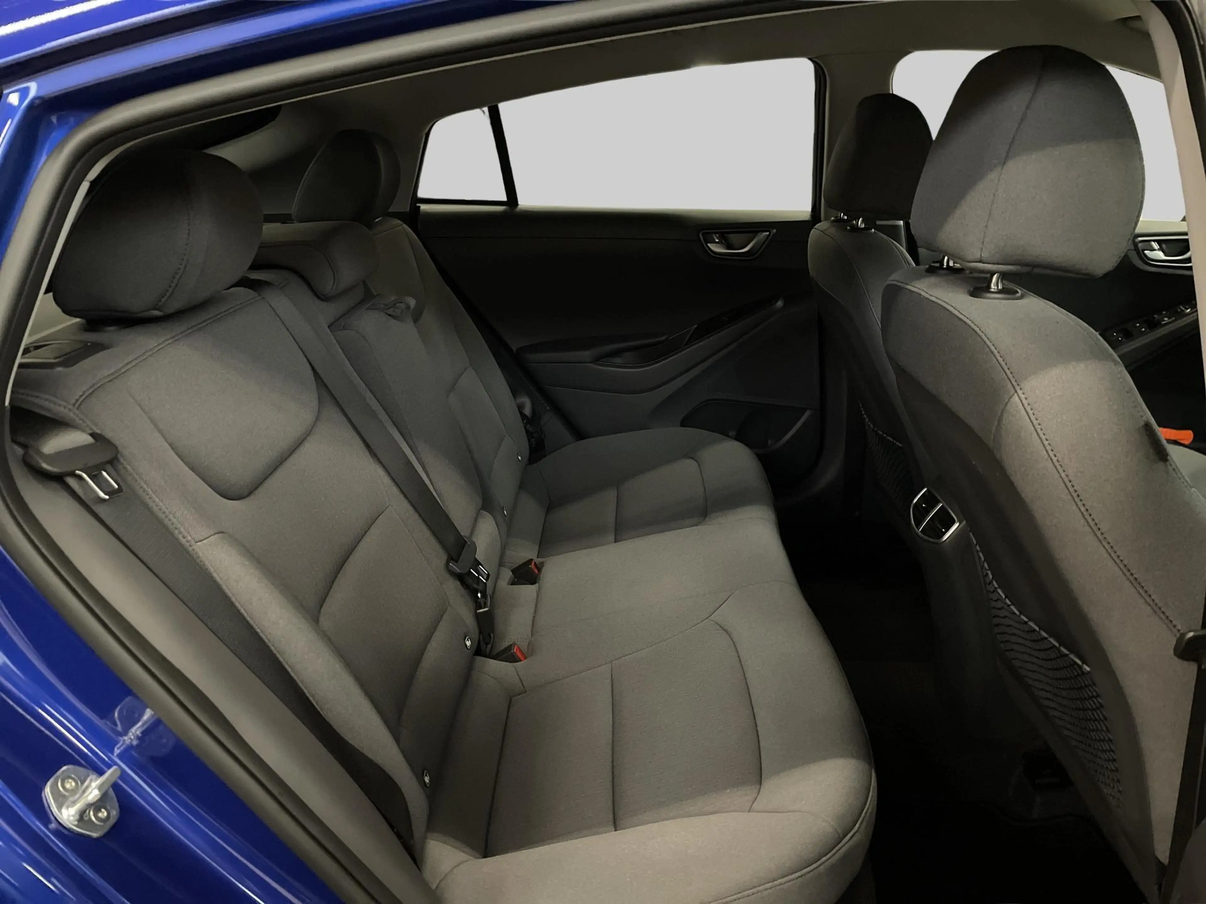 Hyundai IONIQ 1.6 GDi PHEV Comfort — photo 14