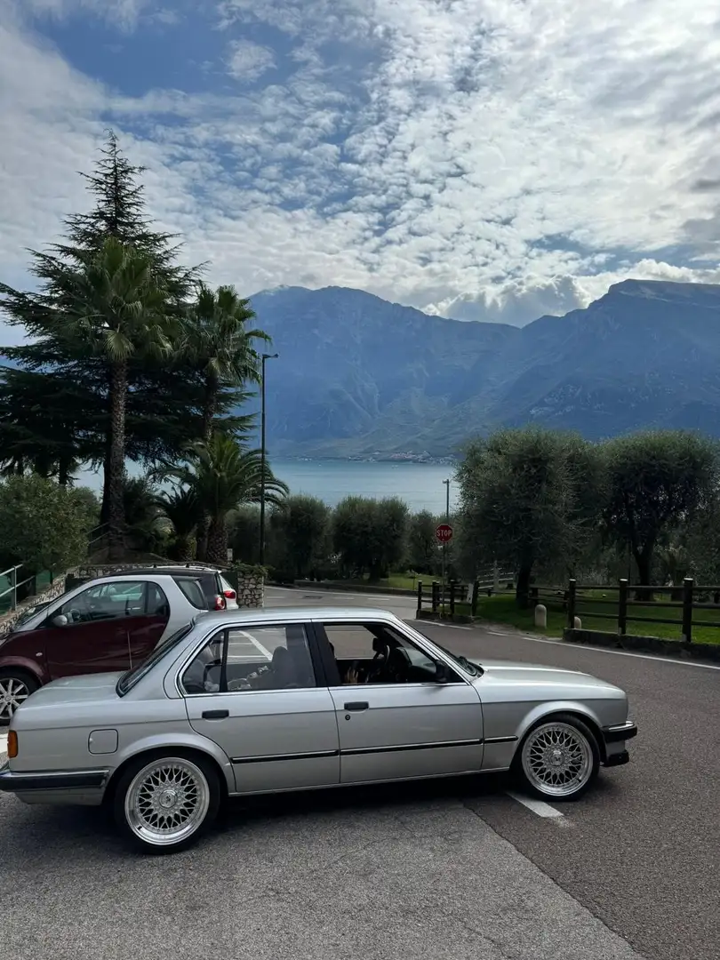 BMW 324 324d Plateado - 1