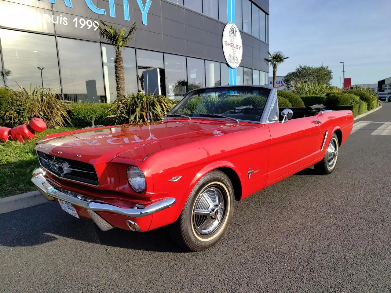 Ford Mustang Cabriolet 64 1/2 idem GENDARME DE ST TROPEZ !, foto 1