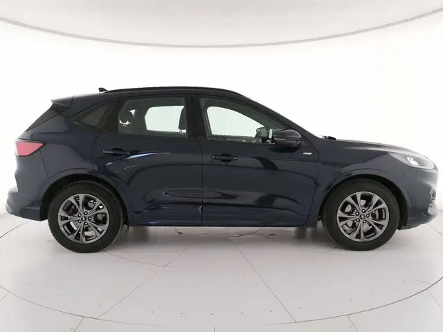 Ford Kuga view 3