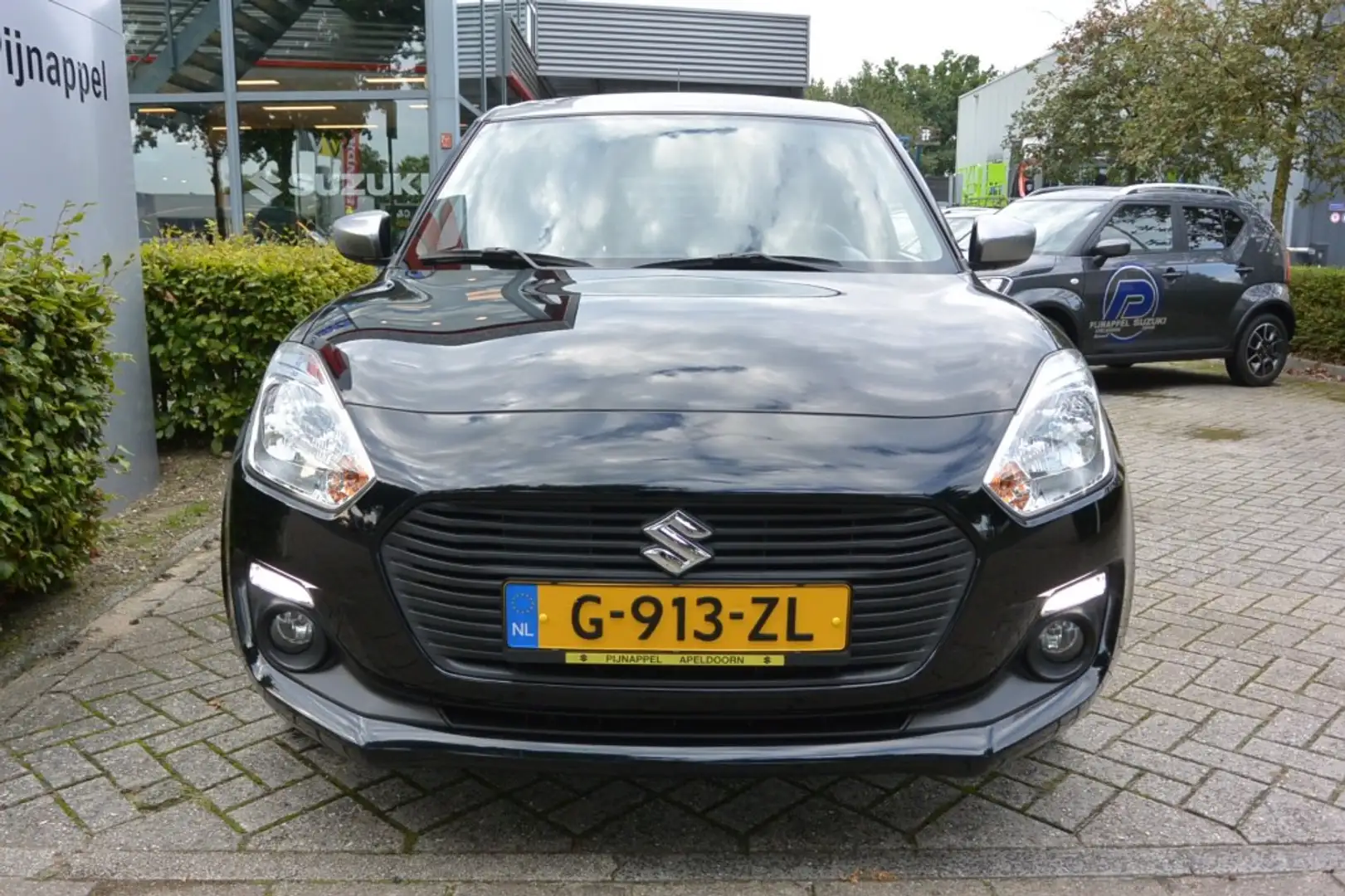 Suzuki Swift 1.2 Select 5-deurs Two-tone Smart Hybrid Noir - 2