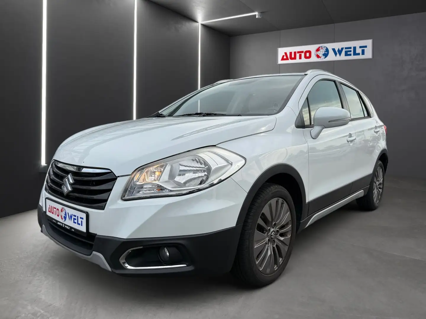 Suzuki SX4 S-Cross 1.6 Tempomat Bluetooth Keyless-Go Белый - 1