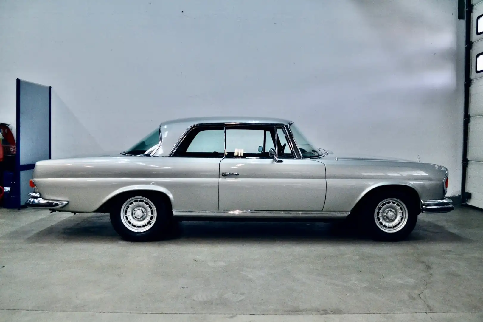 Mercedes-Benz 280 SE /3.5 Coupe Autom Leder  DE Auto Silber - 2
