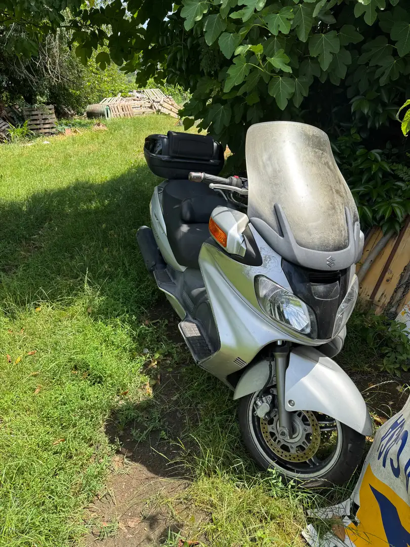 Suzuki Burgman 650 Srebrny - 1
