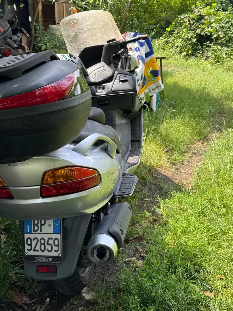 Suzuki Burgman 650 Silber - 2