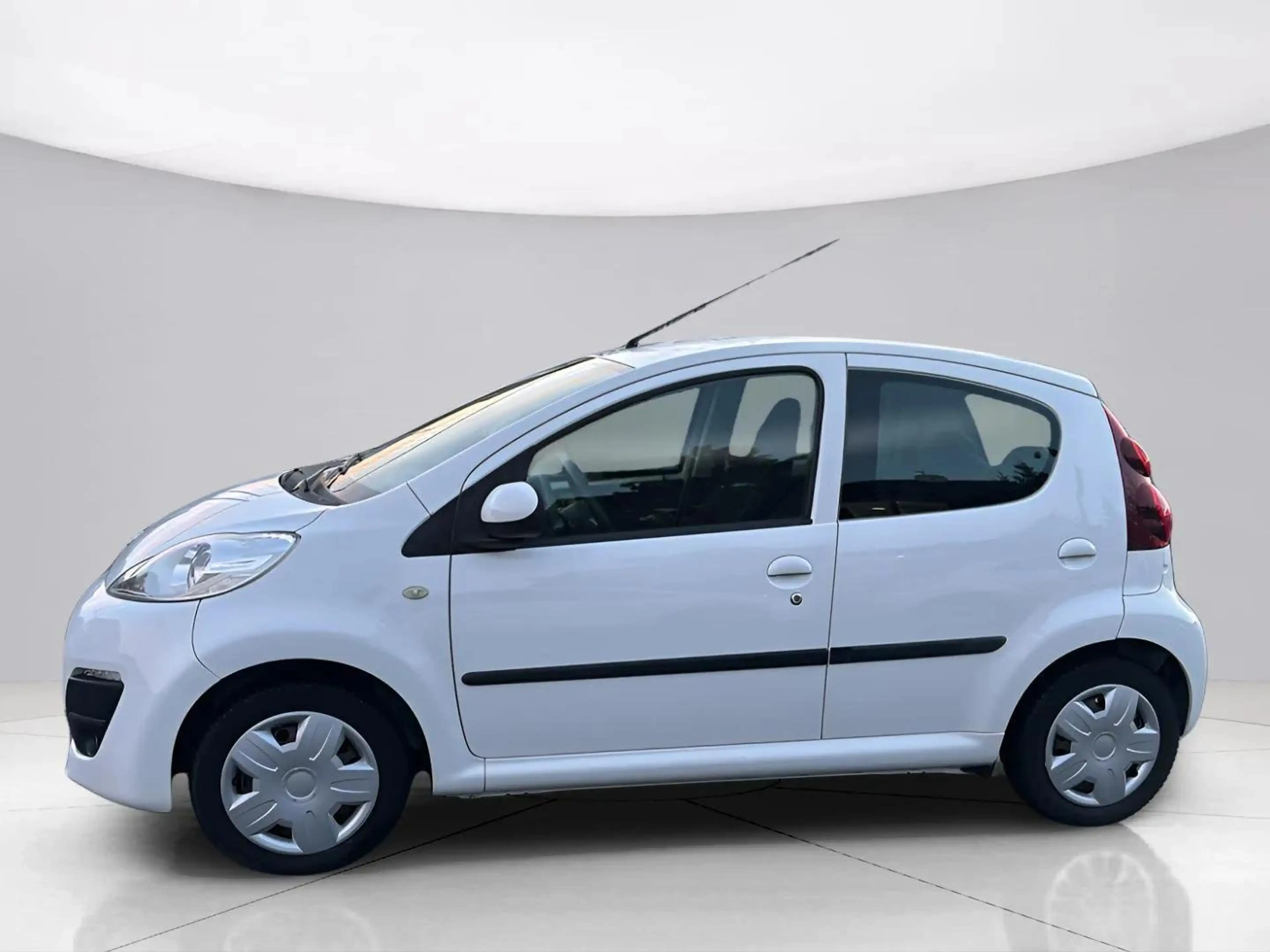 Peugeot 107 Active*Automatik*HU/AU Neu*Klima*4/5T*Gepflegt* — photo 4