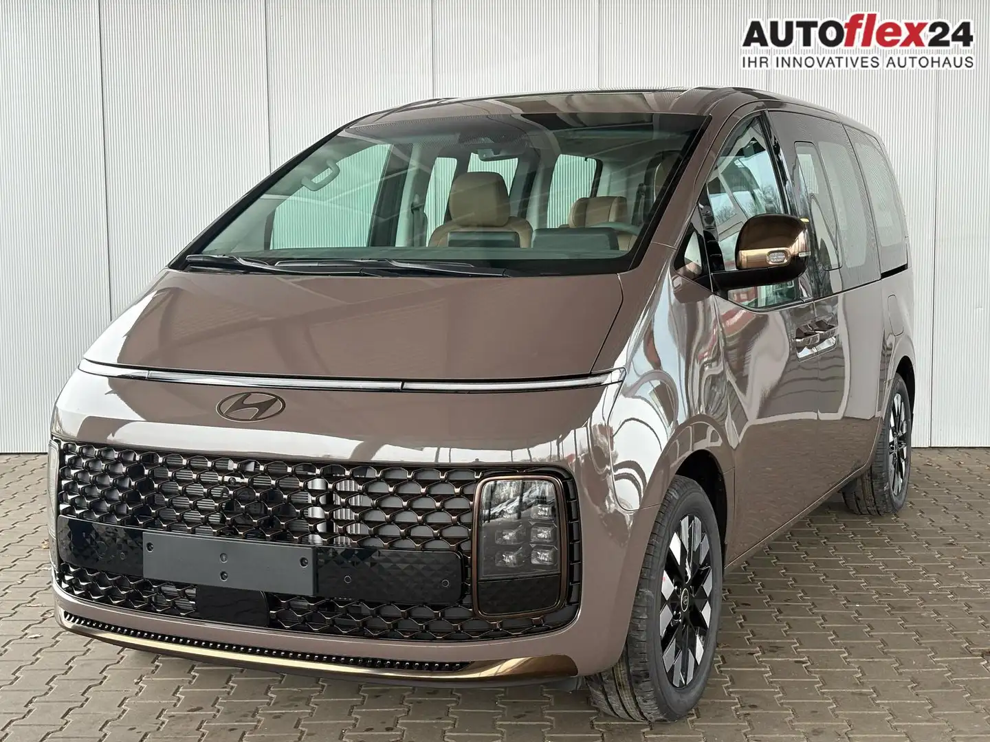 Hyundai STARIA Luxury 1.6 T-GDi HEV 2WD 7-Sitze 165 kW (224 PS... Marrón - 1