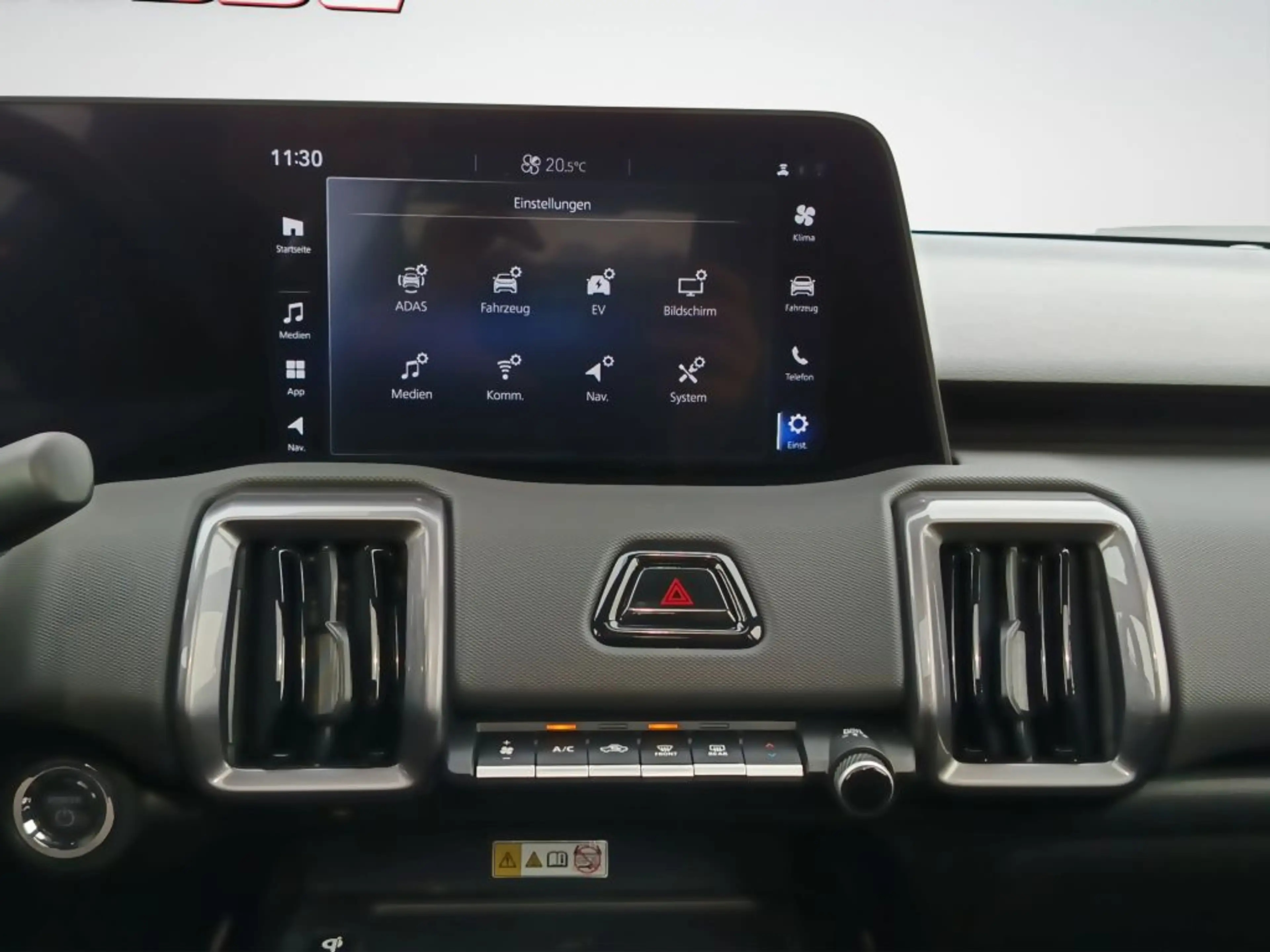 Toyota Urban Cruiser 61kWh Lounge — photo 13