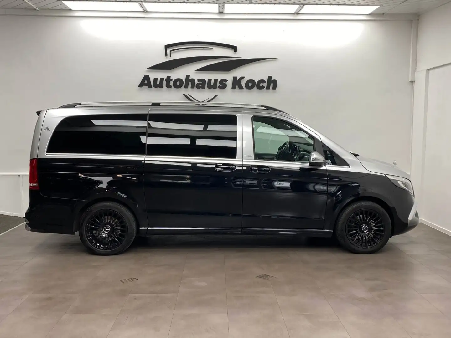 Mercedes-Benz V 300 d 4MATIC LANG - *** MAYBACH UMBAU *** Zwart - 2