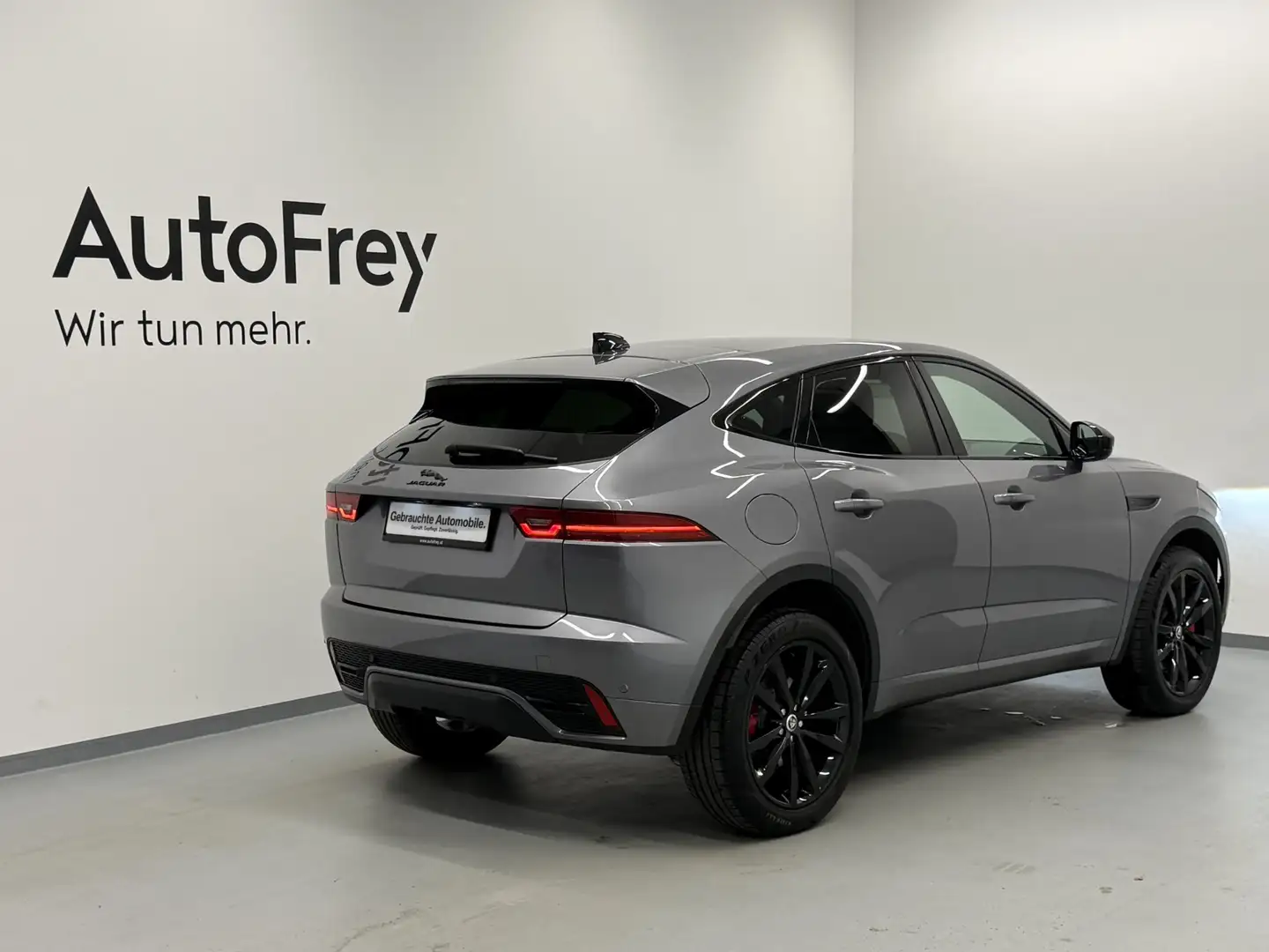 Jaguar E-Pace 1,5 P300e PHEV AWD R-Dy Grau - 2