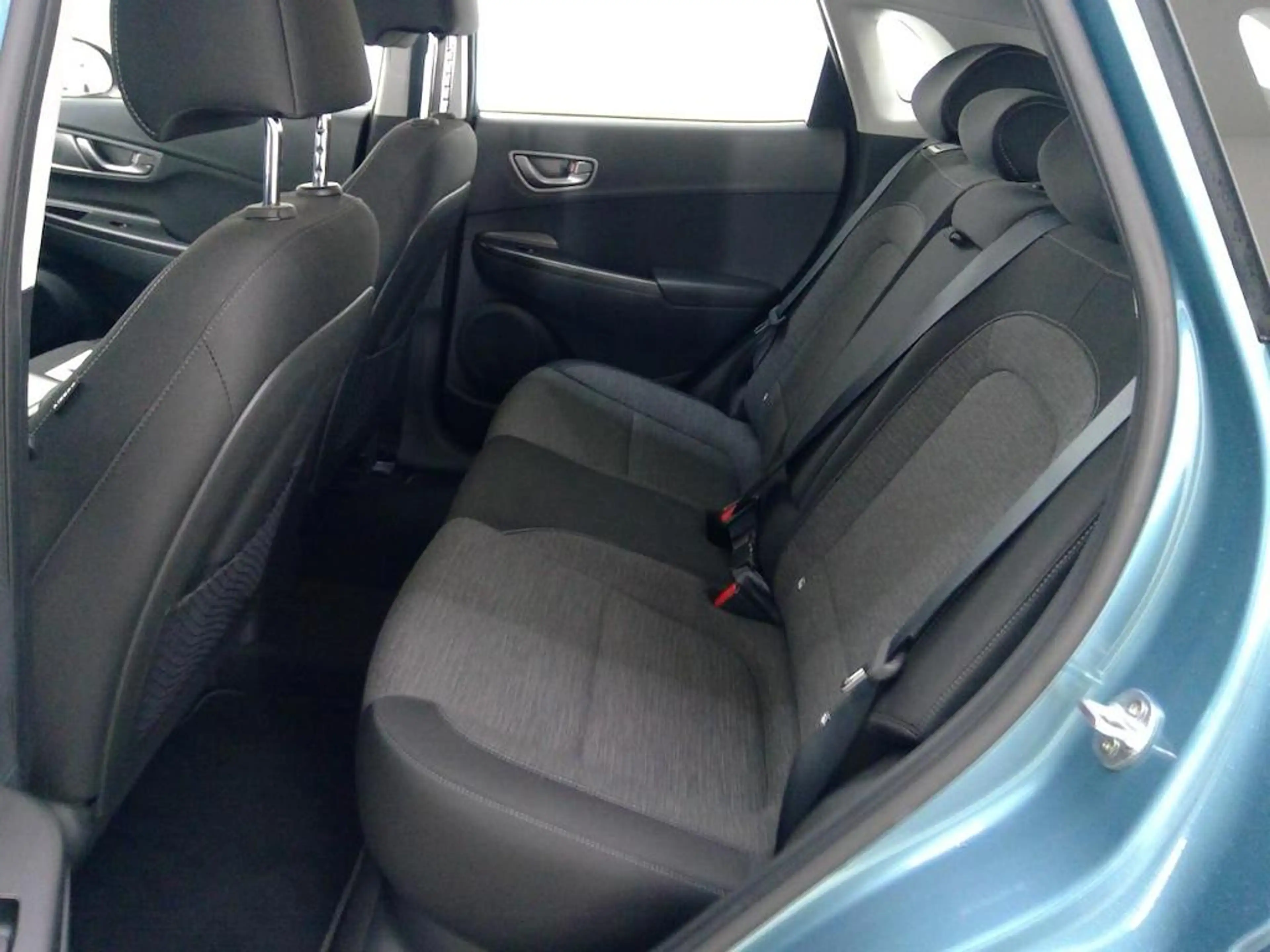 Hyundai KONA EV Comfort 64 kWh SOH 99,7 % | 3 Fase laden | Park — photo 4