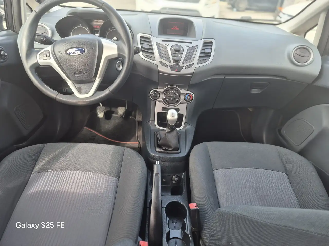 Ford Fiesta 5 portes — photo 3