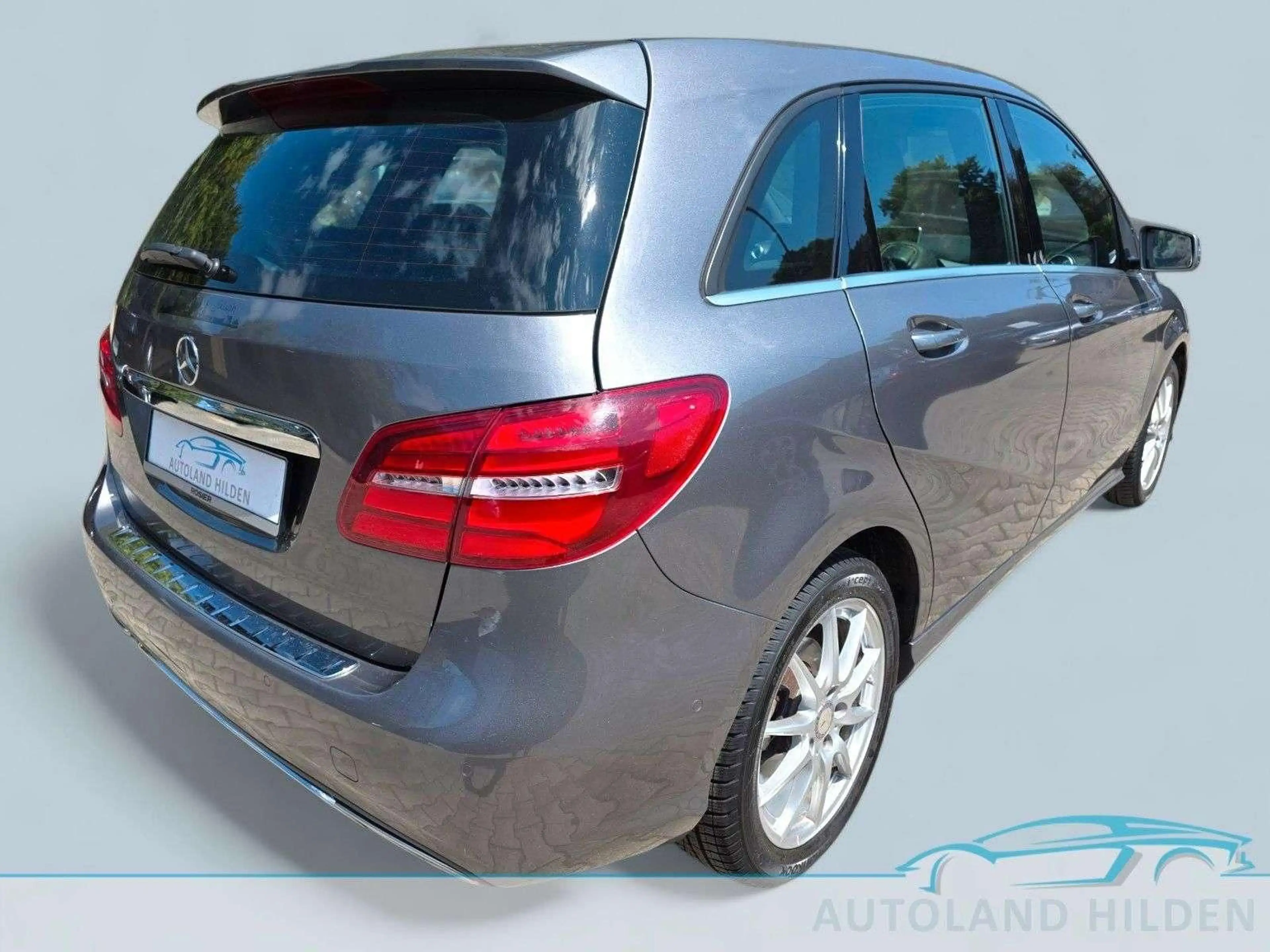 Mercedes-Benz B 200 CDI Automatik/Navi/Kamera/AHK/LED/1 Hand — photo 6