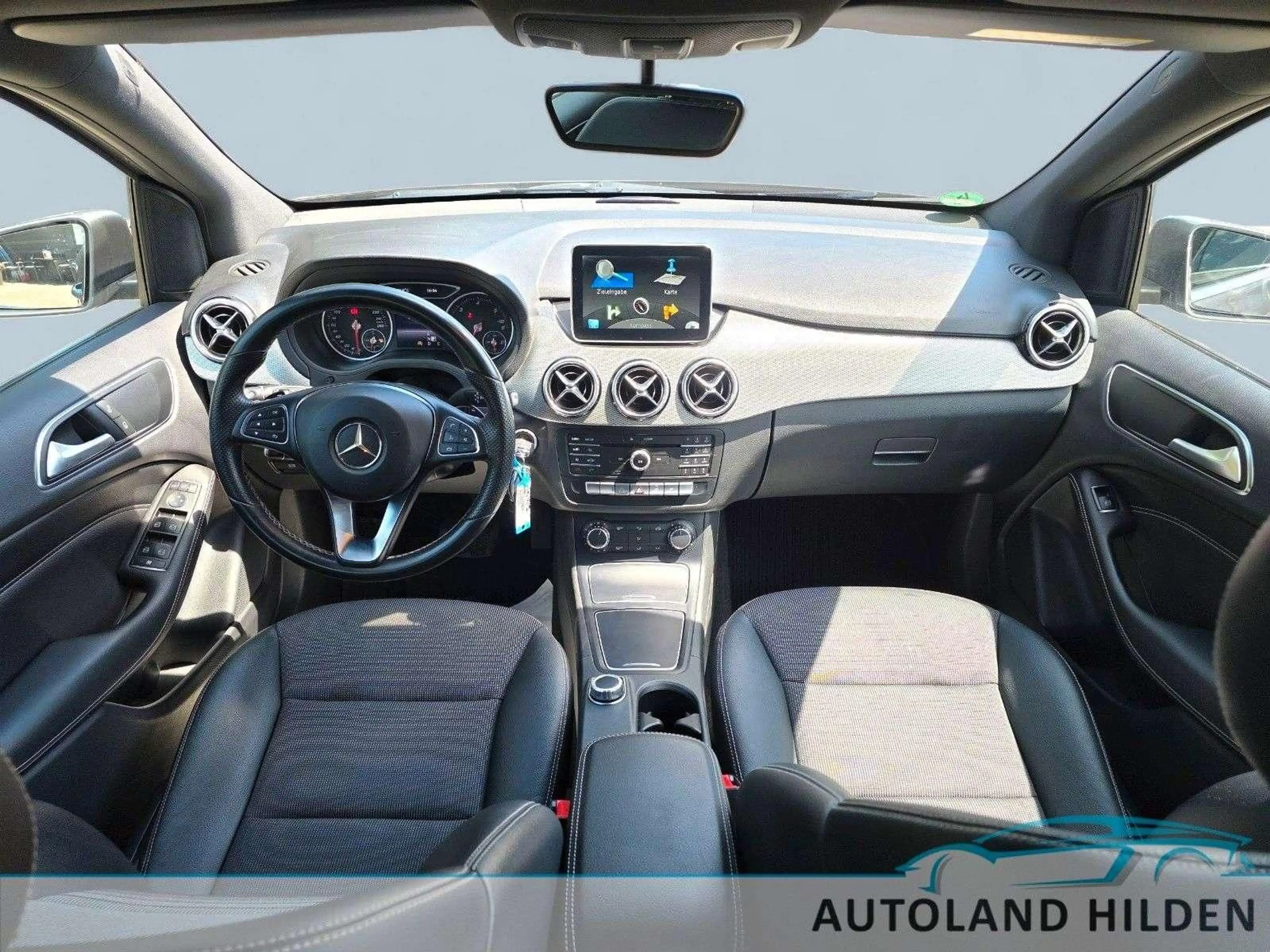 Mercedes-Benz B 200 CDI Automatik/Navi/Kamera/AHK/LED/1 Hand — photo 11