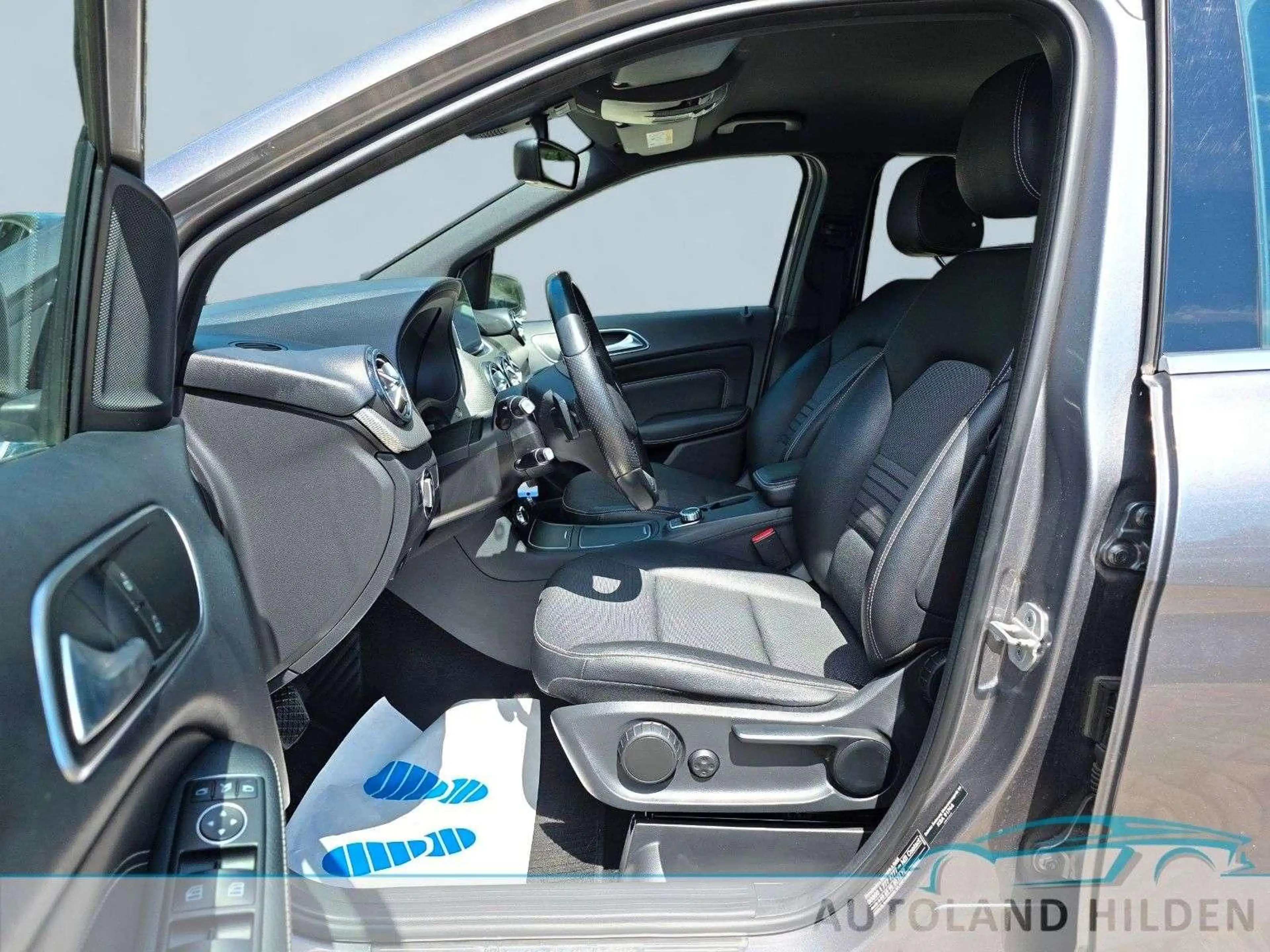 Mercedes-Benz B 200 CDI Automatik/Navi/Kamera/AHK/LED/1 Hand — photo 14