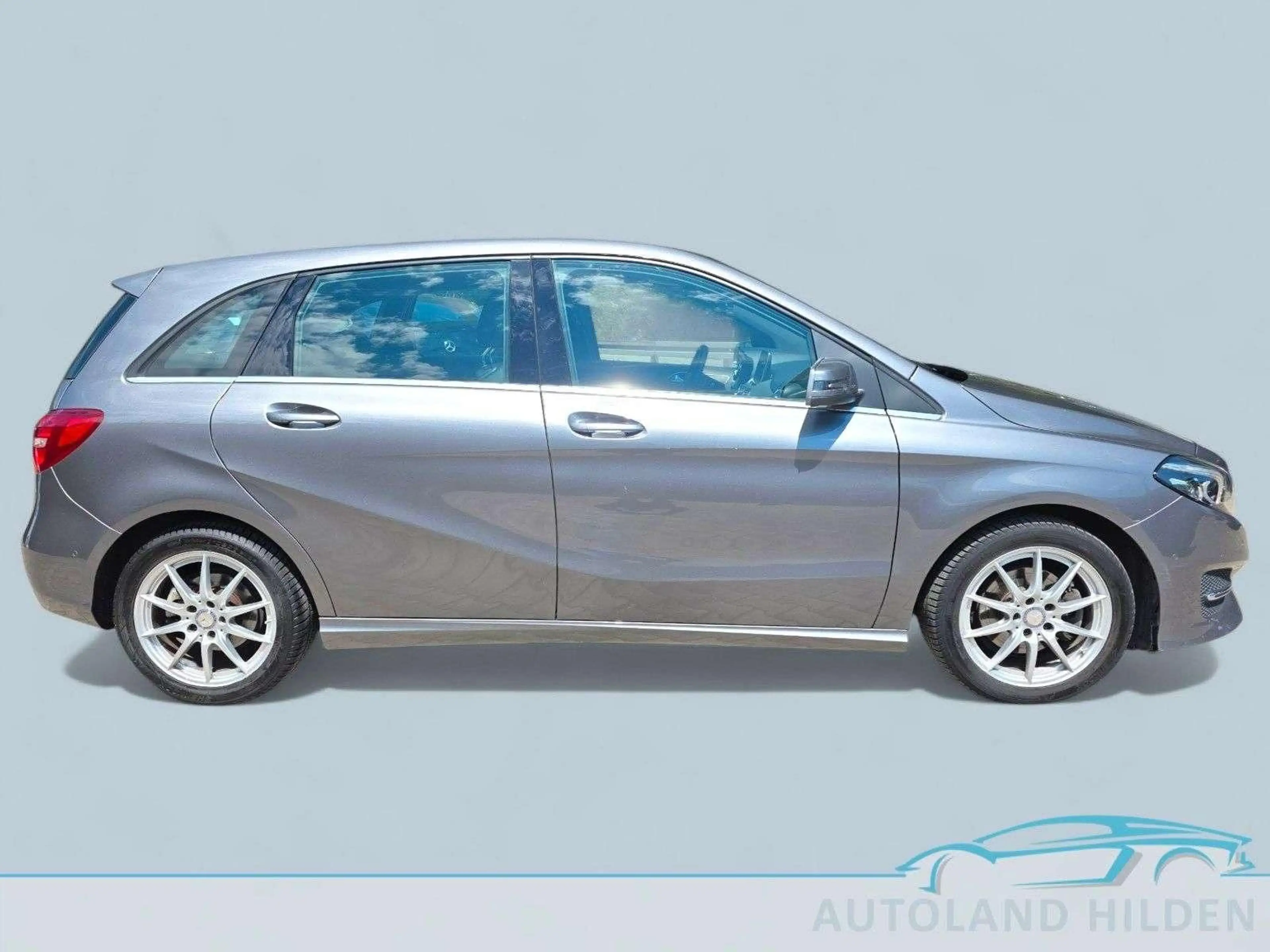 Mercedes-Benz B 200 CDI Automatik/Navi/Kamera/AHK/LED/1 Hand — photo 9