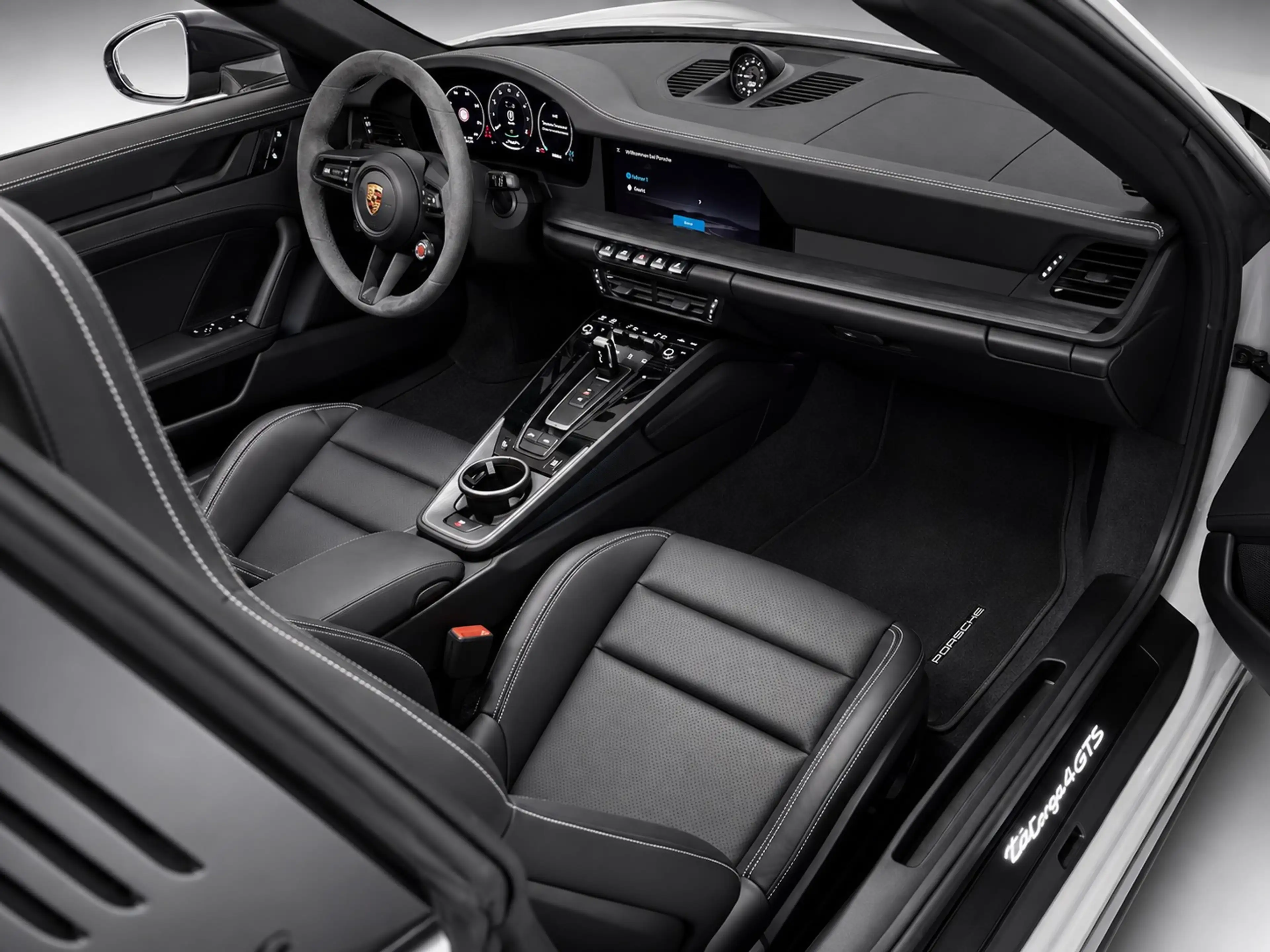 Porsche 992 Targa 4 GTS T-Hybrid — photo 8
