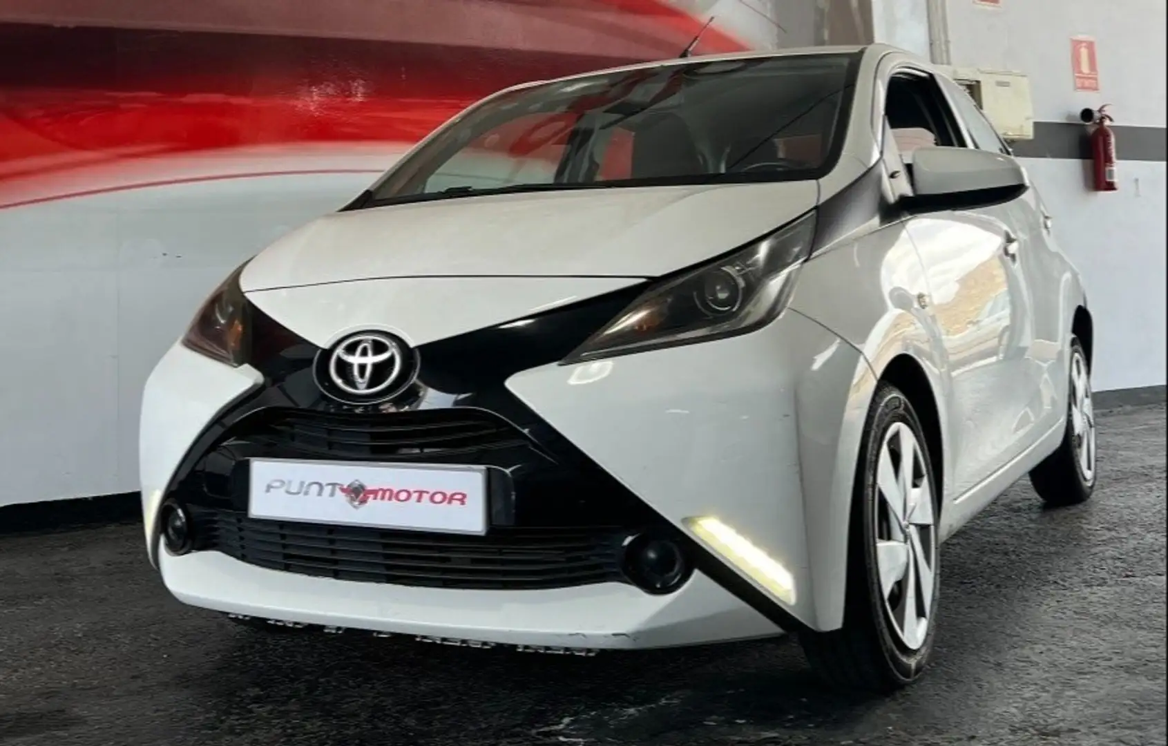 Toyota Aygo 1.0 VVT-i x-cite Blanco - 1