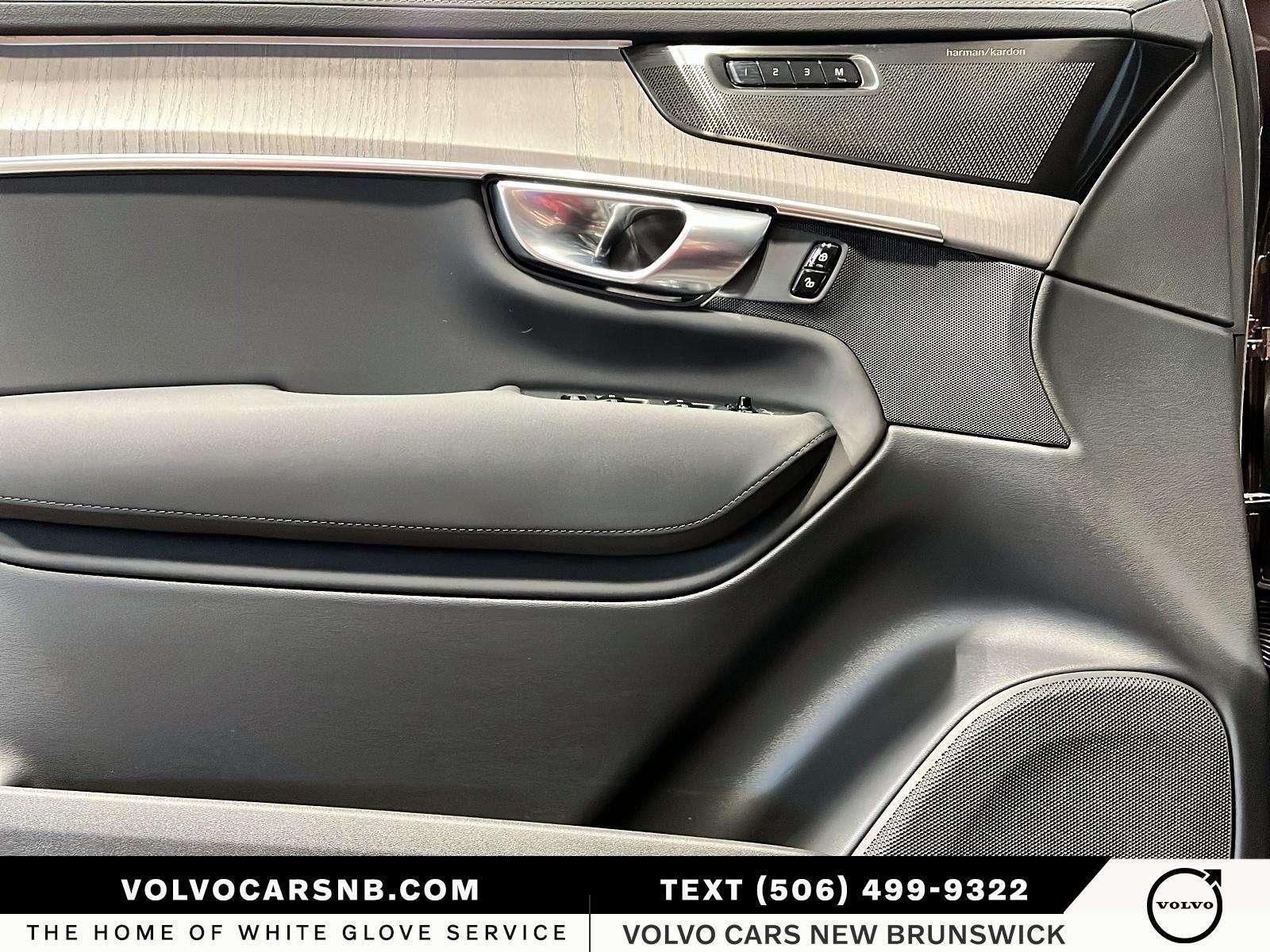 2026 Volvo XC90 B6 Ultra | Save $ $11,156 vs NEW thumb 12