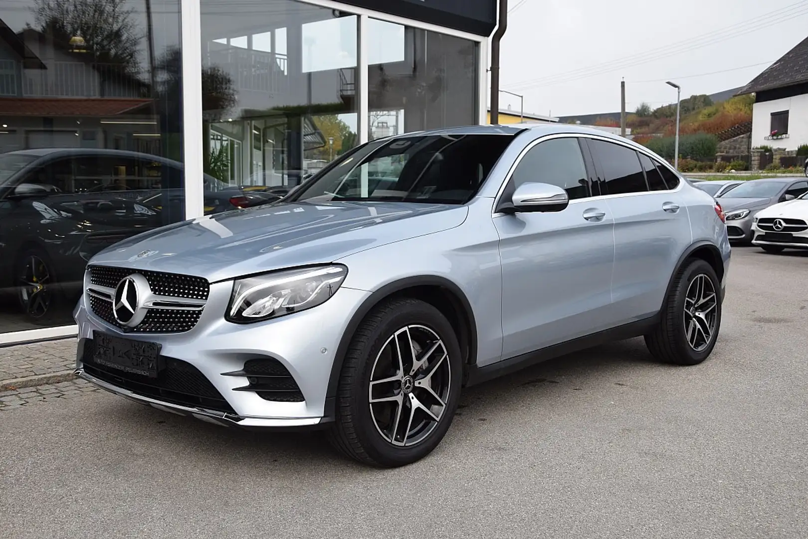 Mercedes-Benz GLC 250 d Coupé 4MATIC Aut. *AMG Line* Silber - 2