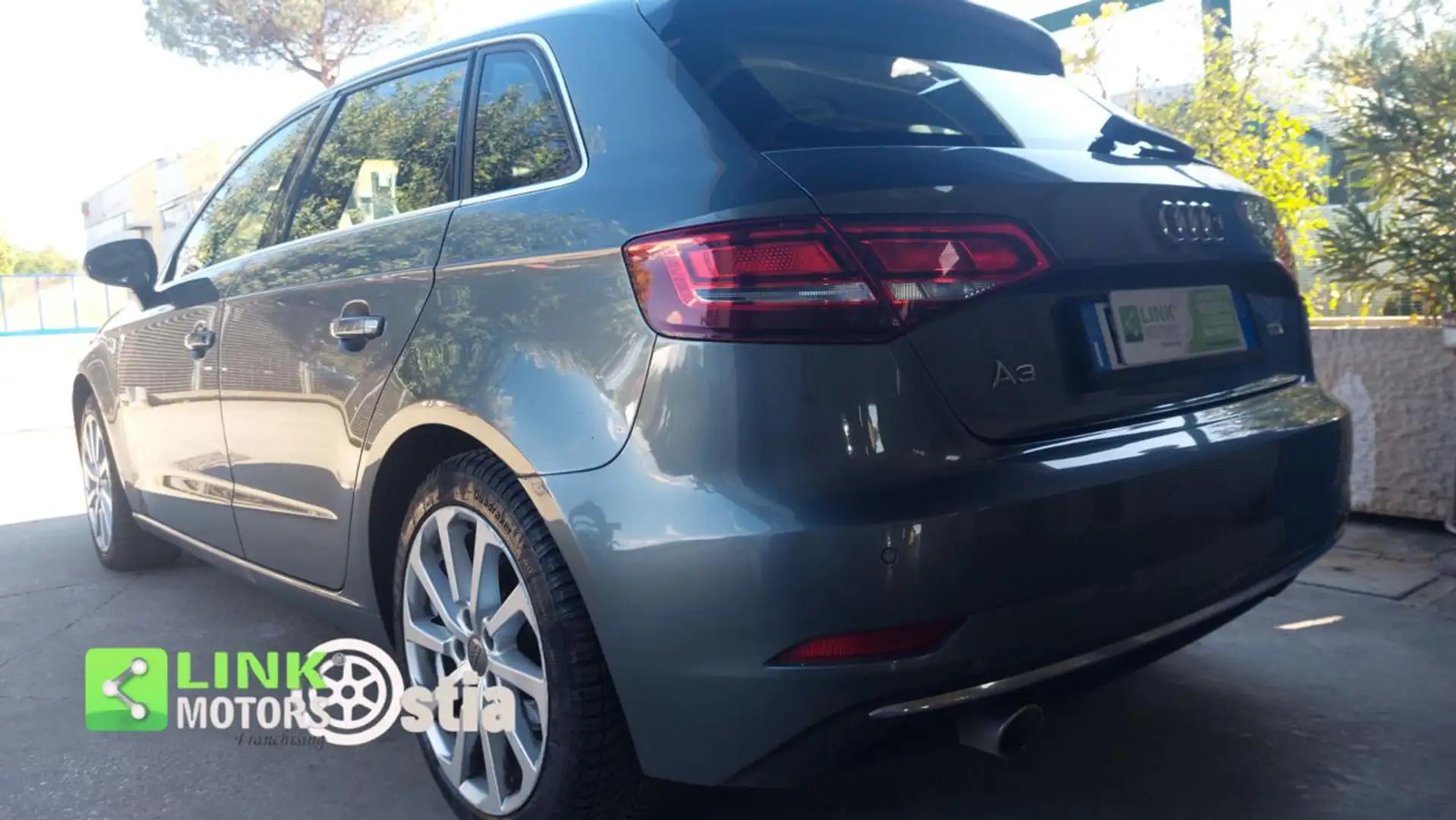 Audi A3 SPB 1.6 TDI Grijs - 2
