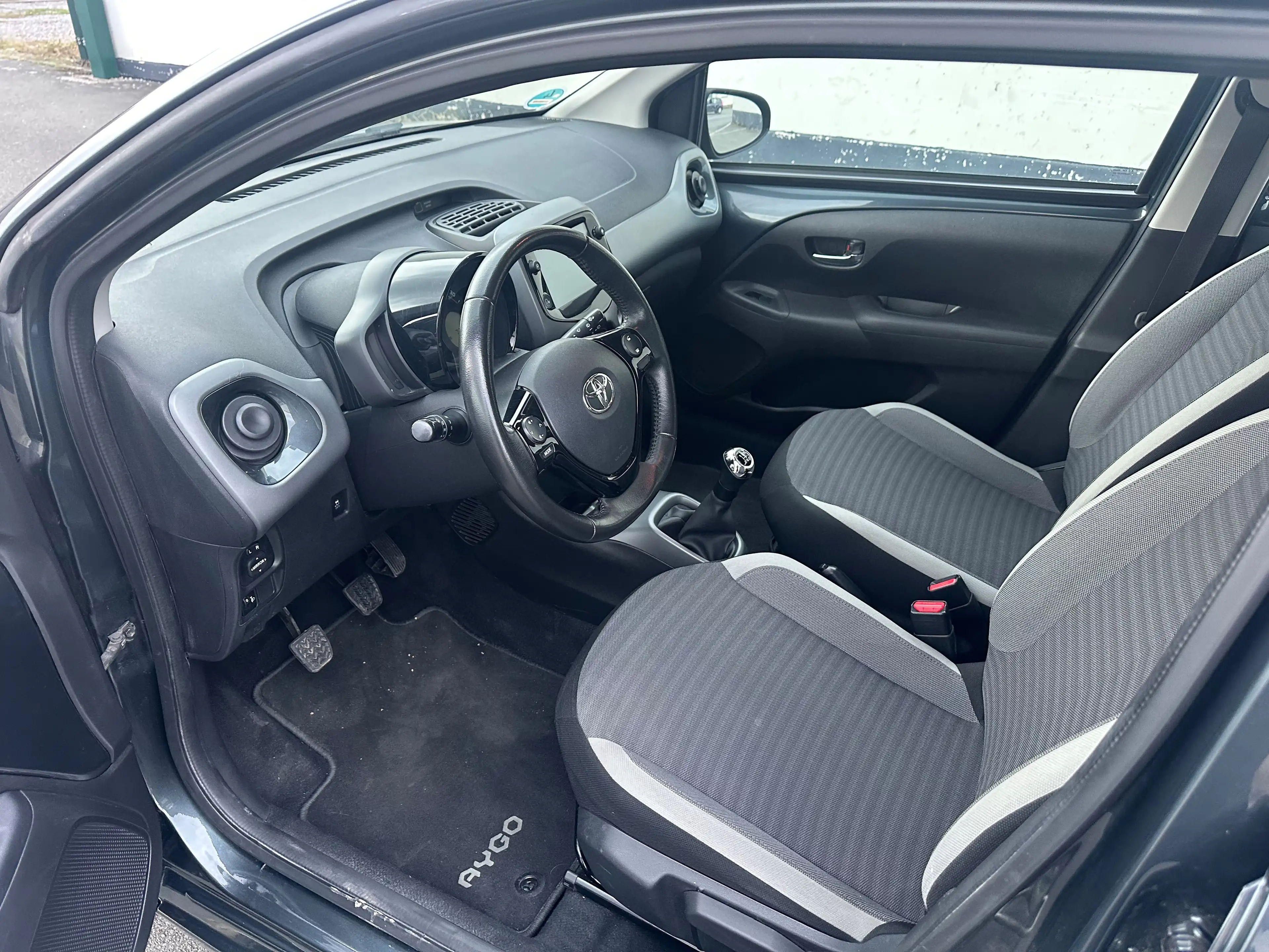 Toyota Aygo Aygo 1.0i VVT-i x-play — photo 9