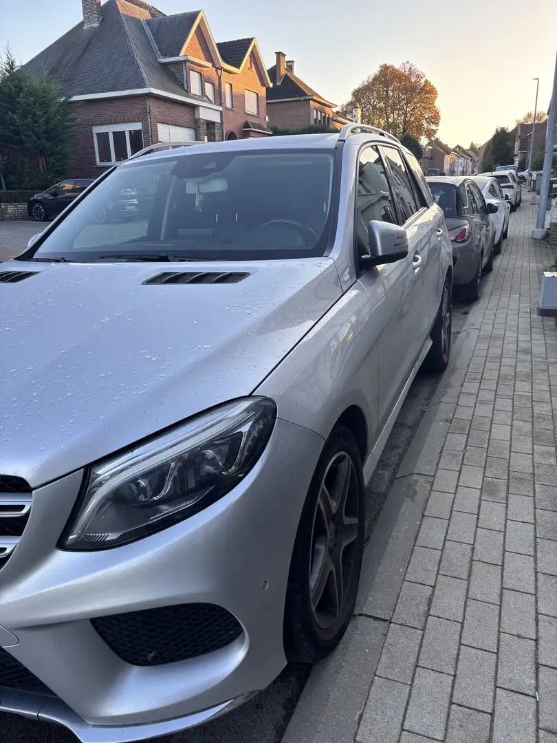 Mercedes-Benz GLE 250 d 4Matic 9G-TRONIC AMG Line Ezüst - 2