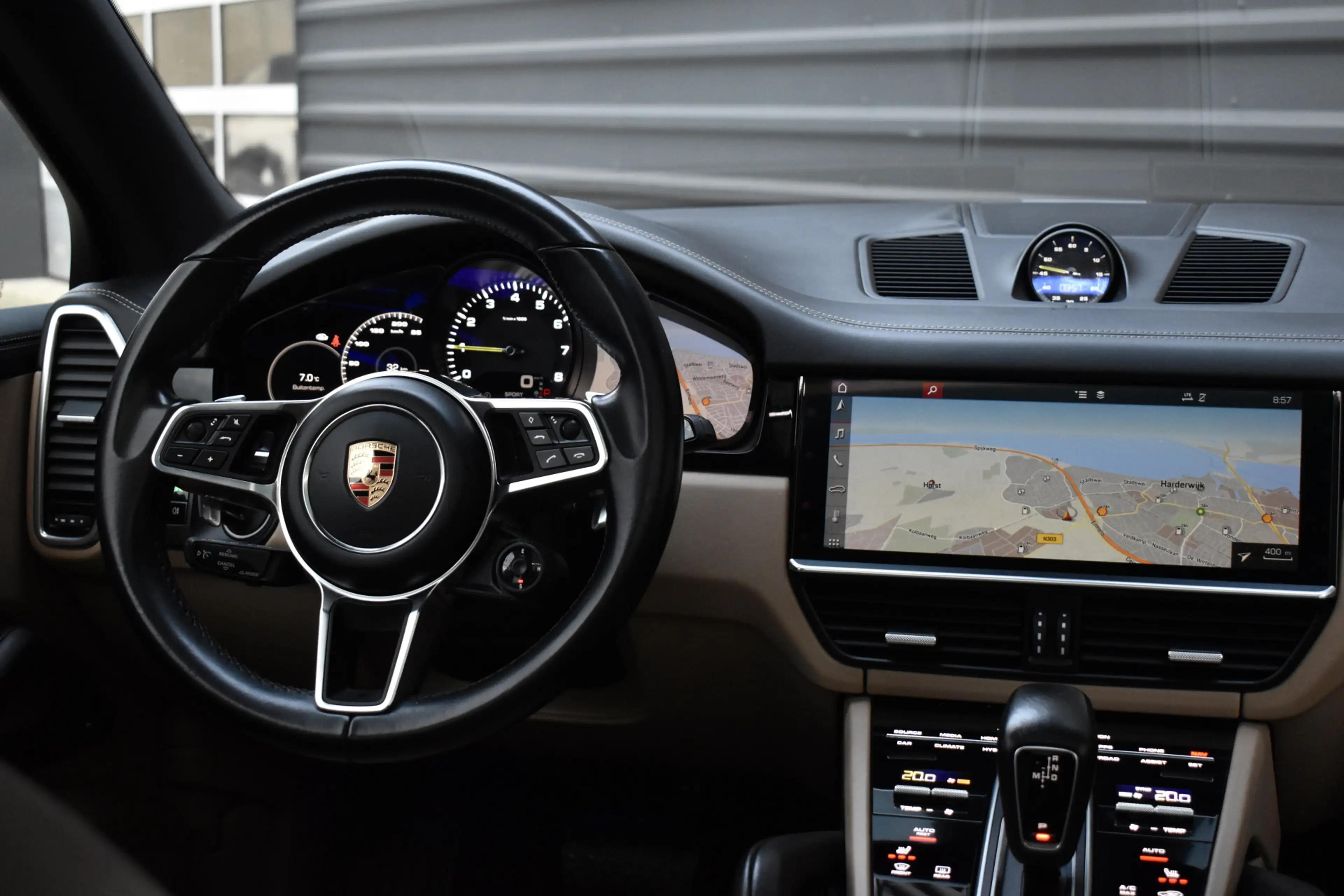 Porsche Cayenne 3.0 E-Hybrid 462pk Sport Chrono | Pano | Trekhaak — photo 5