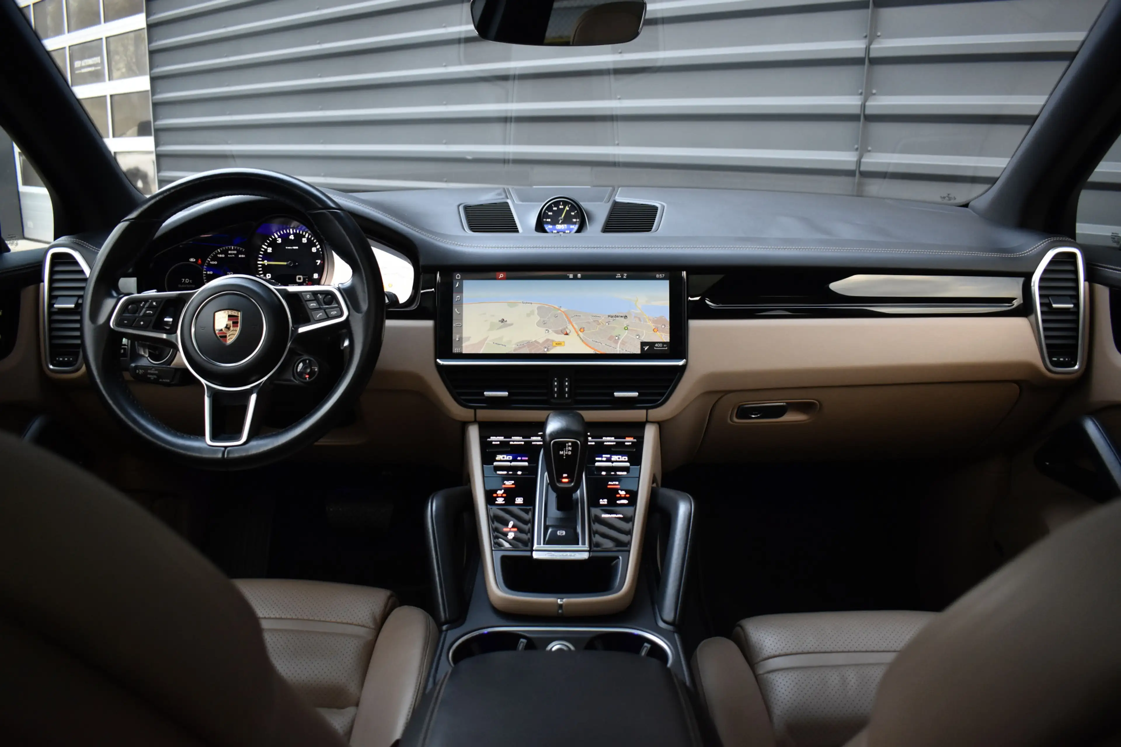 Porsche Cayenne 3.0 E-Hybrid 462pk Sport Chrono | Pano | Trekhaak — photo 4