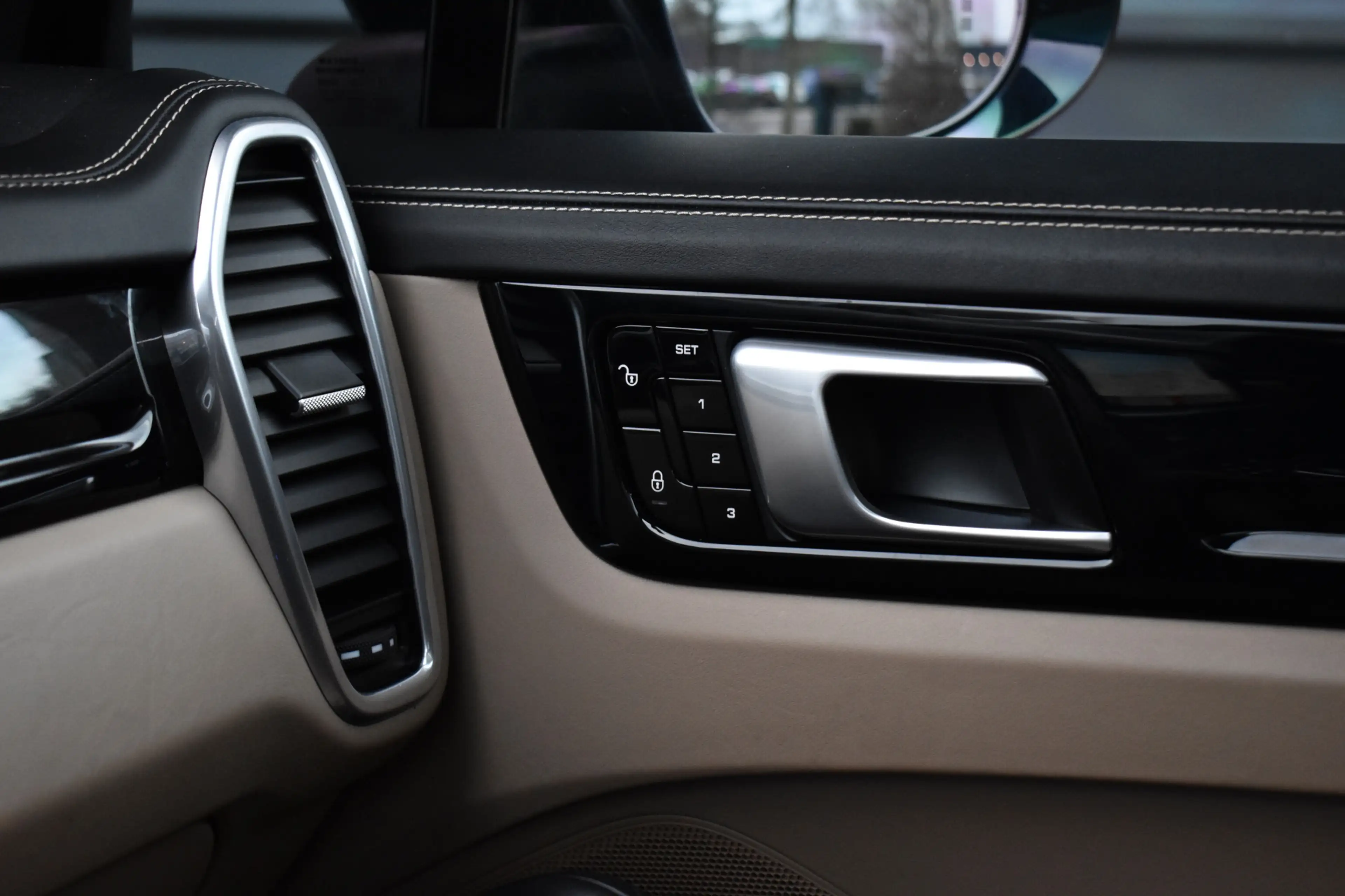 Porsche Cayenne 3.0 E-Hybrid 462pk Sport Chrono | Pano | Trekhaak — photo 30